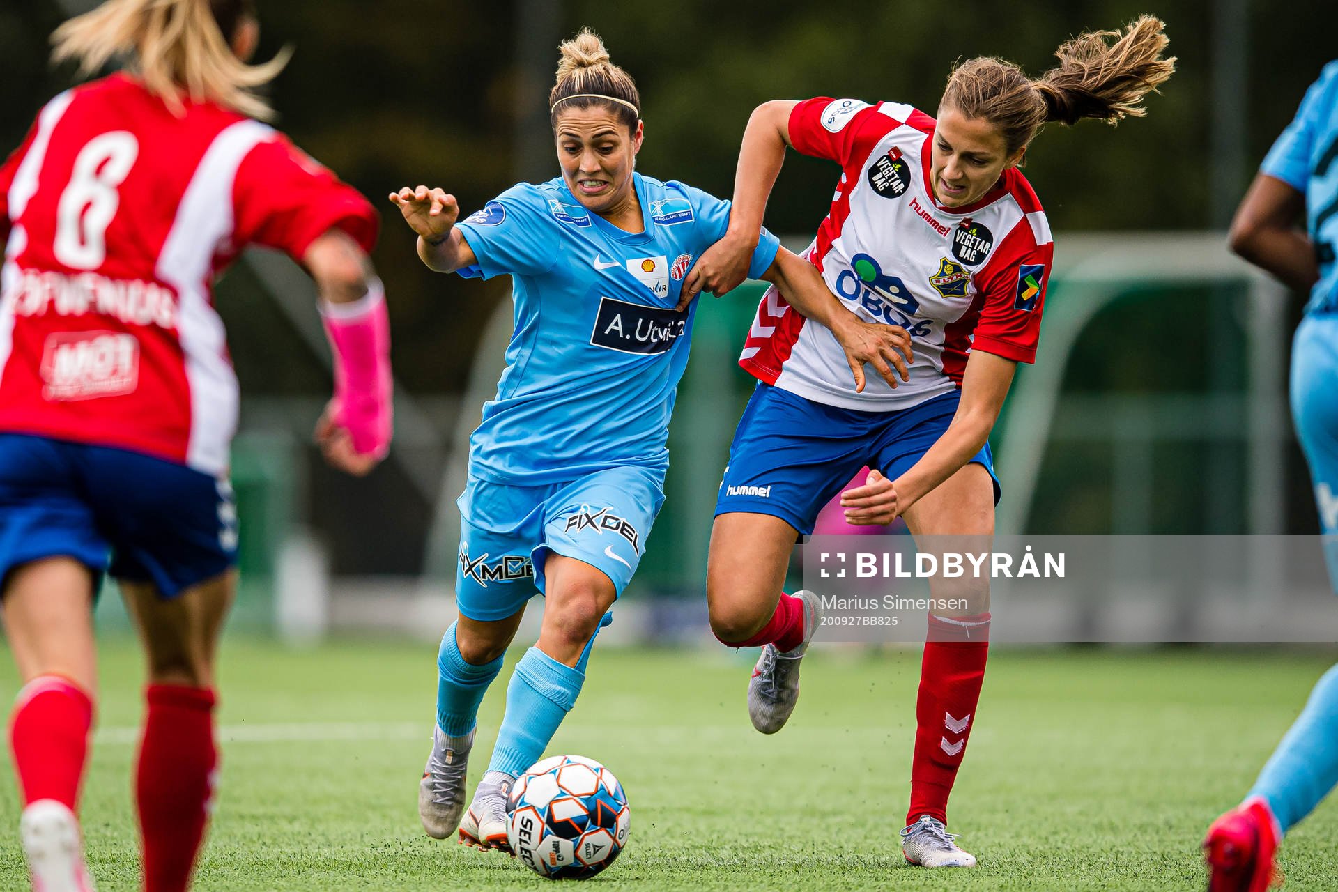 Katrina-Lee Gorry of Avaldsnes and Emma Stølen Godø of Lyn