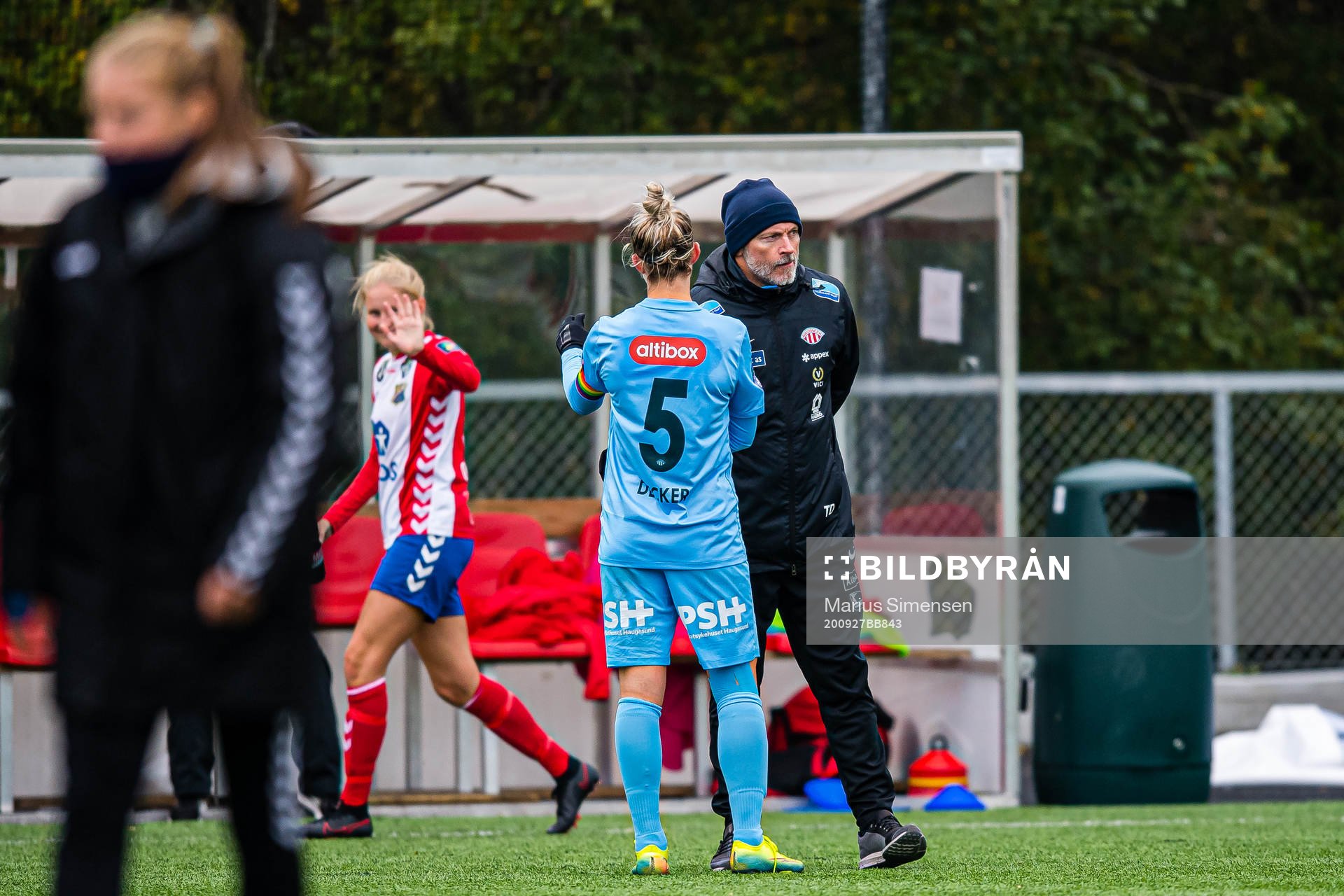 Thomas Dahle, head coach of Avaldsnes, looks dejected