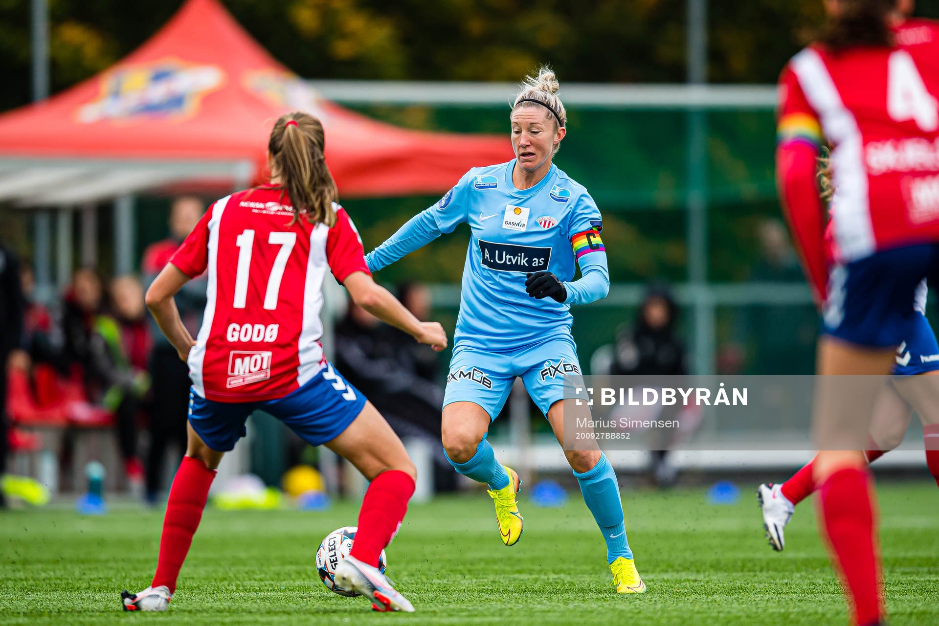 Robyn Elizabeth Decker of Avaldsnes