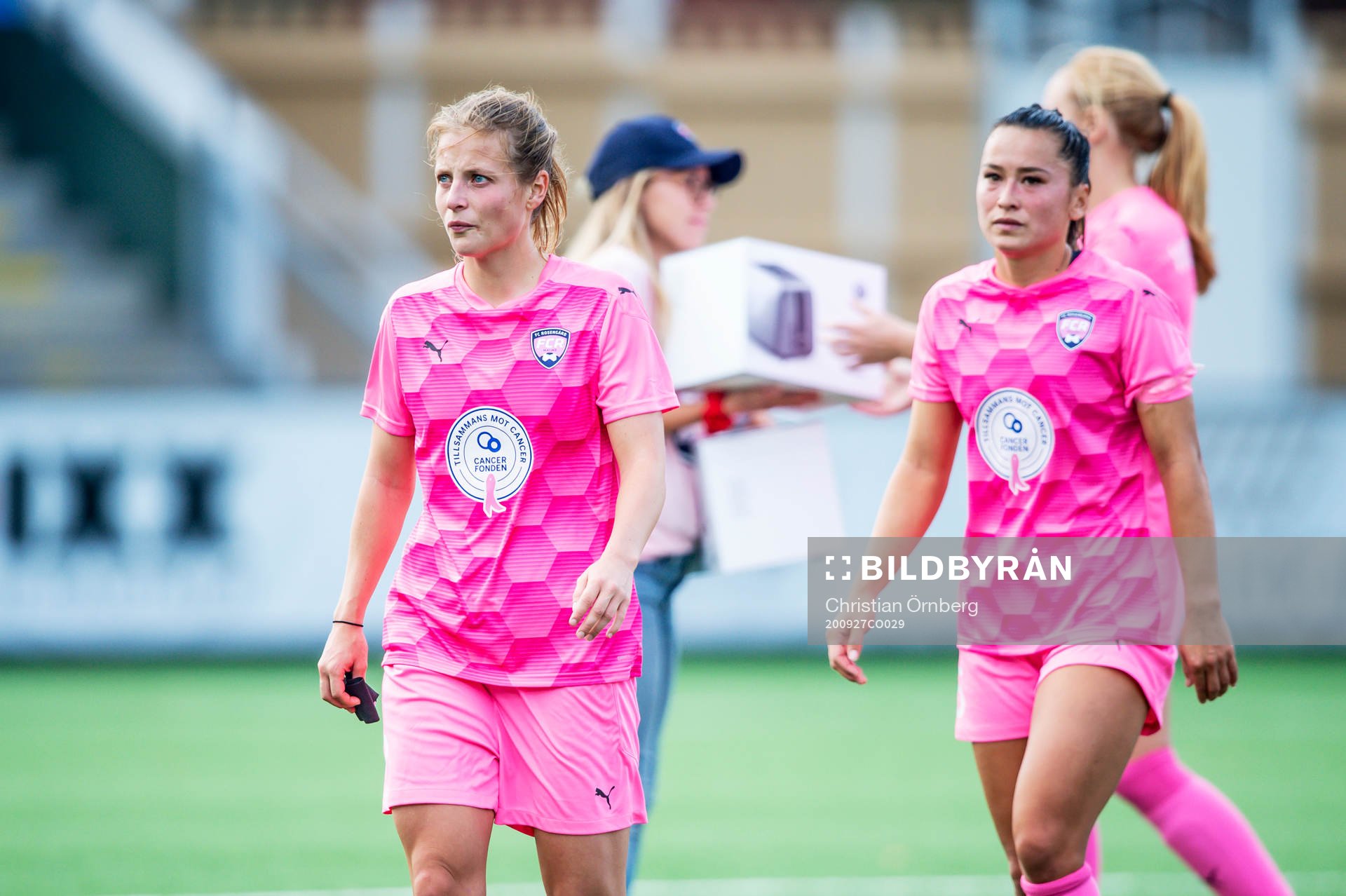 Rosengårds Anna Anvegård och Alexandra Lowe Riley deppar