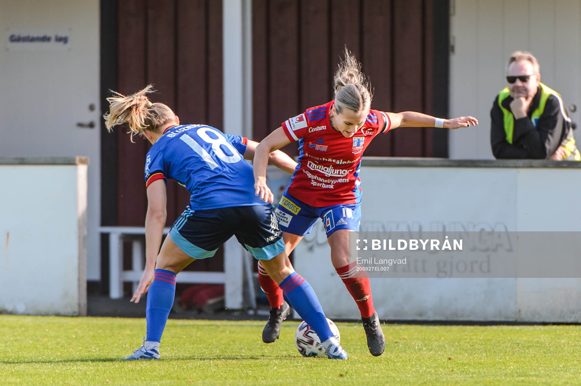 Djurgårdens Rachel Bloznalis  och Vittsjös Heather