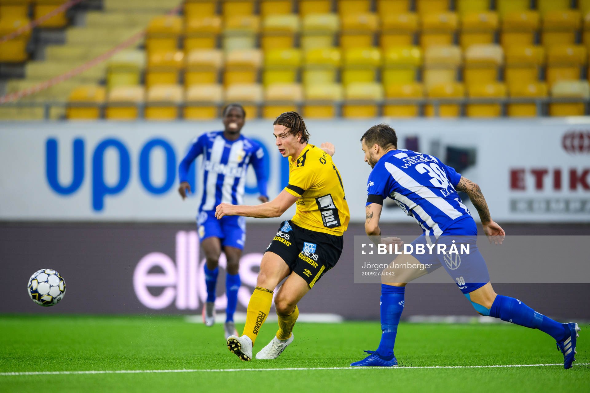Elfsborgs Simon Olsson och IFK Göteborg Mattias Bjärsmyr