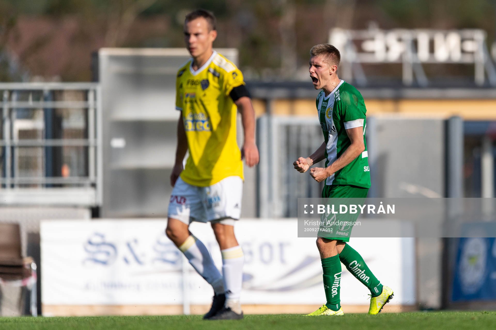 Hammarbys Aron Johansson jublar