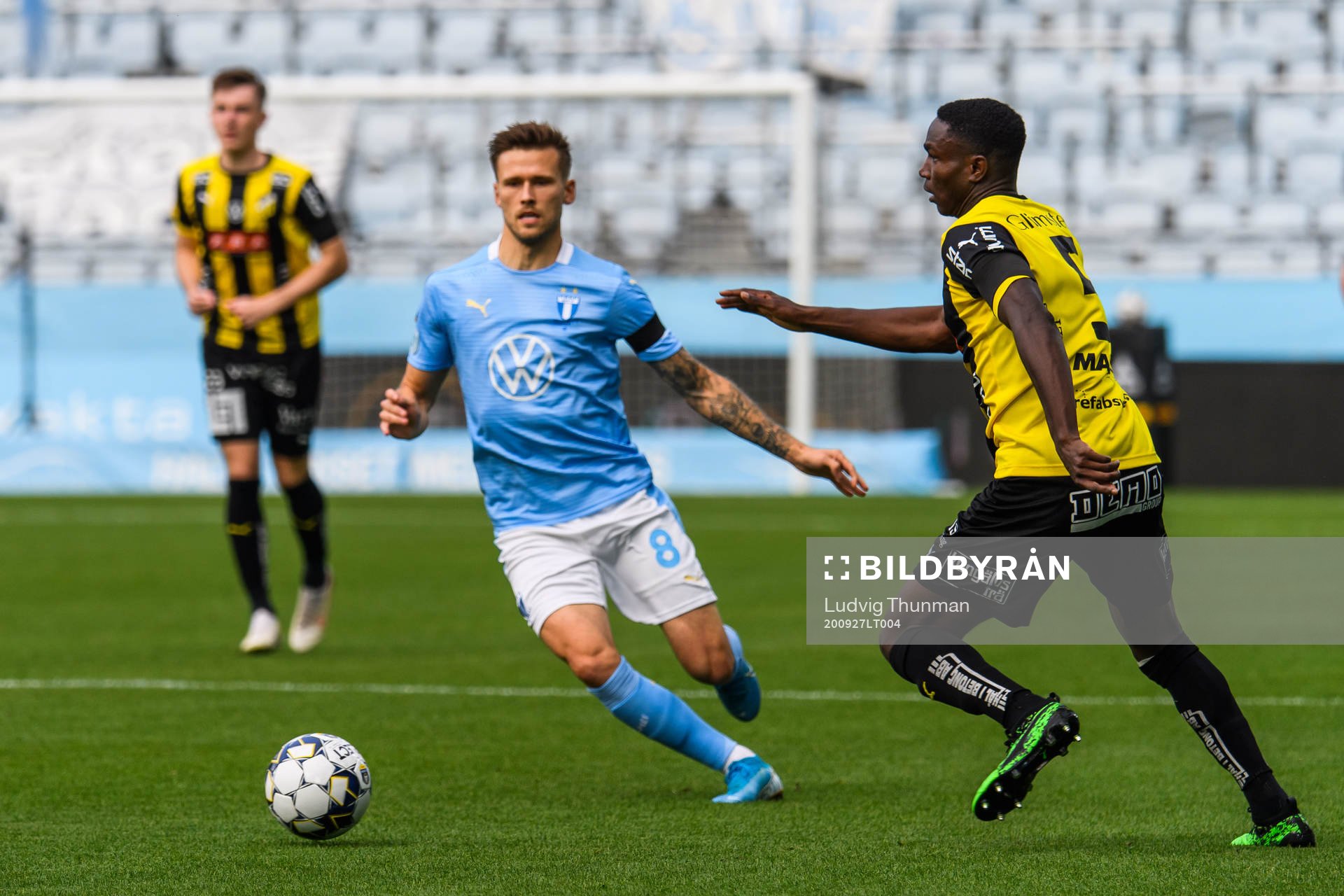 Malmö FFs Arnór Traustason och Häckens Godswill Ekpolo