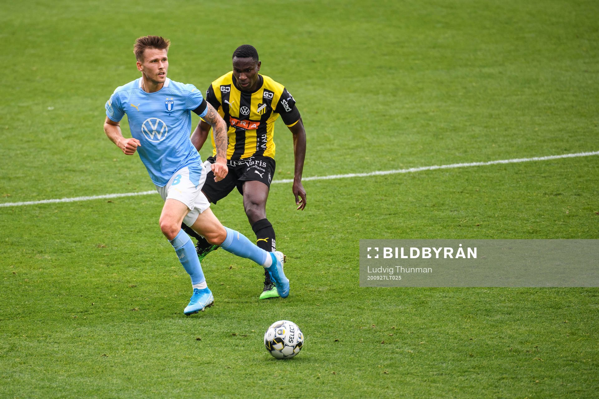 Malmö FFs Arnór Traustason och Häckens Godswill Ekpolo