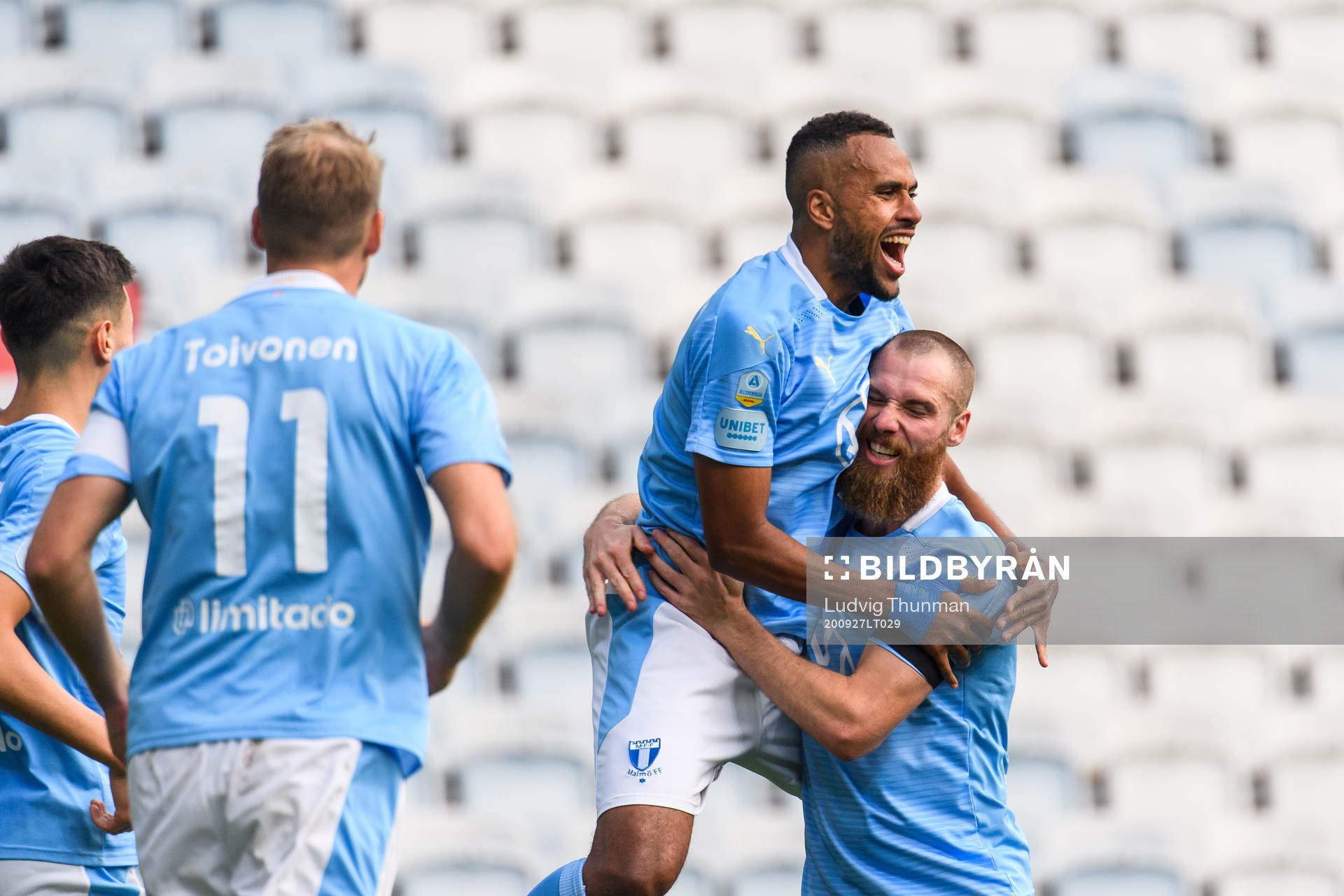 Malmö FFs Isaac Kiese Thelin jublar med Jo Inge Berget