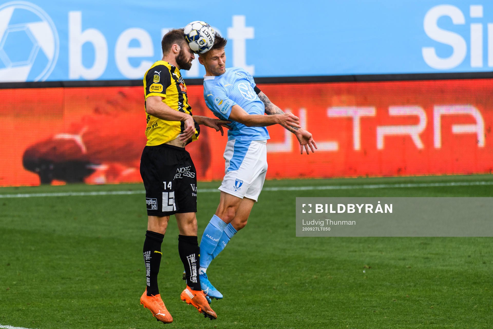 Häckens Oskar Sverrisson och Malmö FFs Arnór Traustason