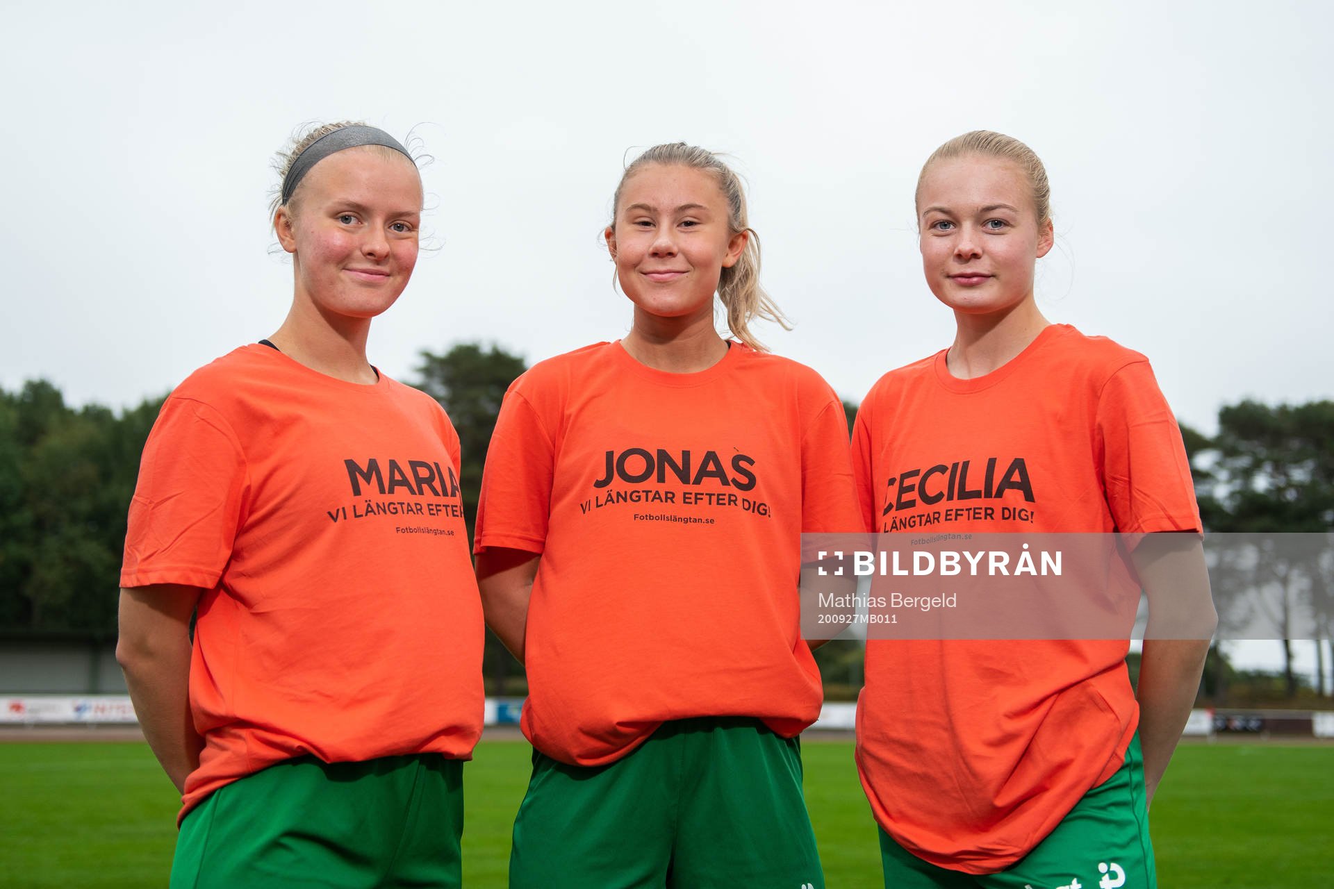 Thea Bergsten, Lova Andersson och Agnes Brännström poserar för ett porträtt inför fotbollsmatchen i Elitettan mellan Lidköping och Morön den 27 september 2020 i Lidköping.