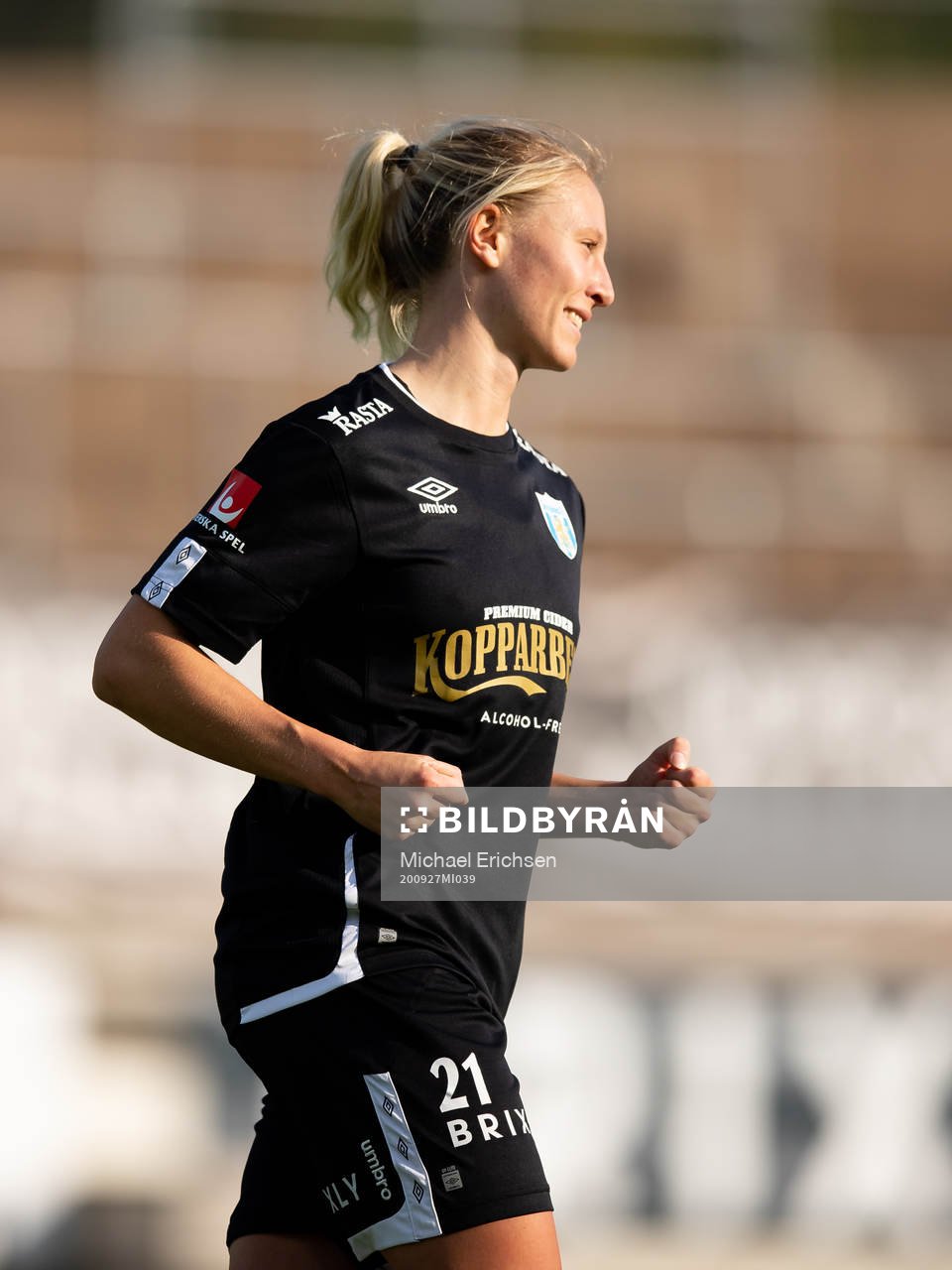 Göteborgs Rebecka Blomqvist jublar efter 3-0 under fotbollsmatchen i Damallsvenskan mellan Kopparbergs/Göteborg och Piteå den 27 september 2020 i Göteborg.