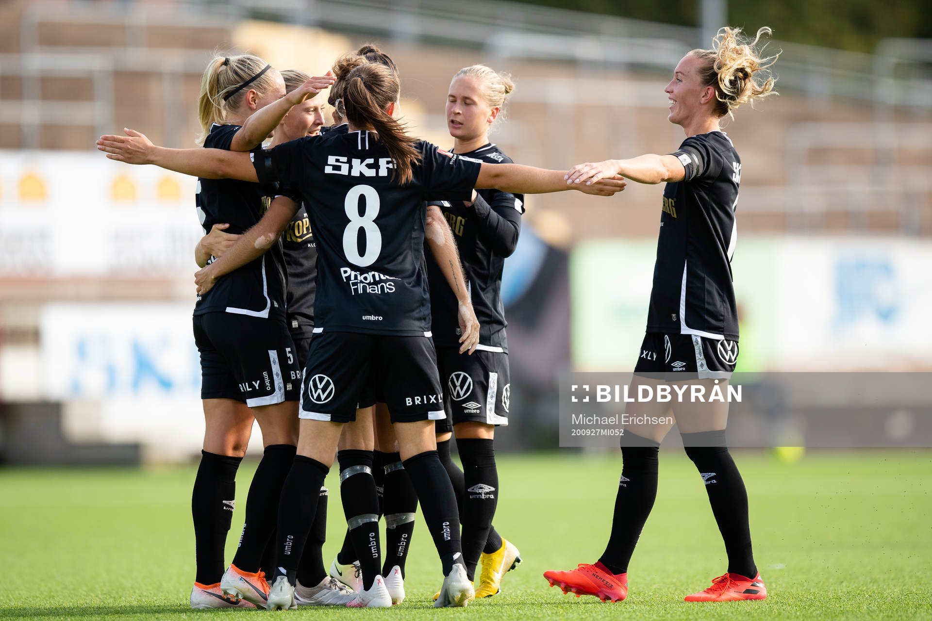 Göteborgs Rebecka Blomqvist jublar med lagkamrater