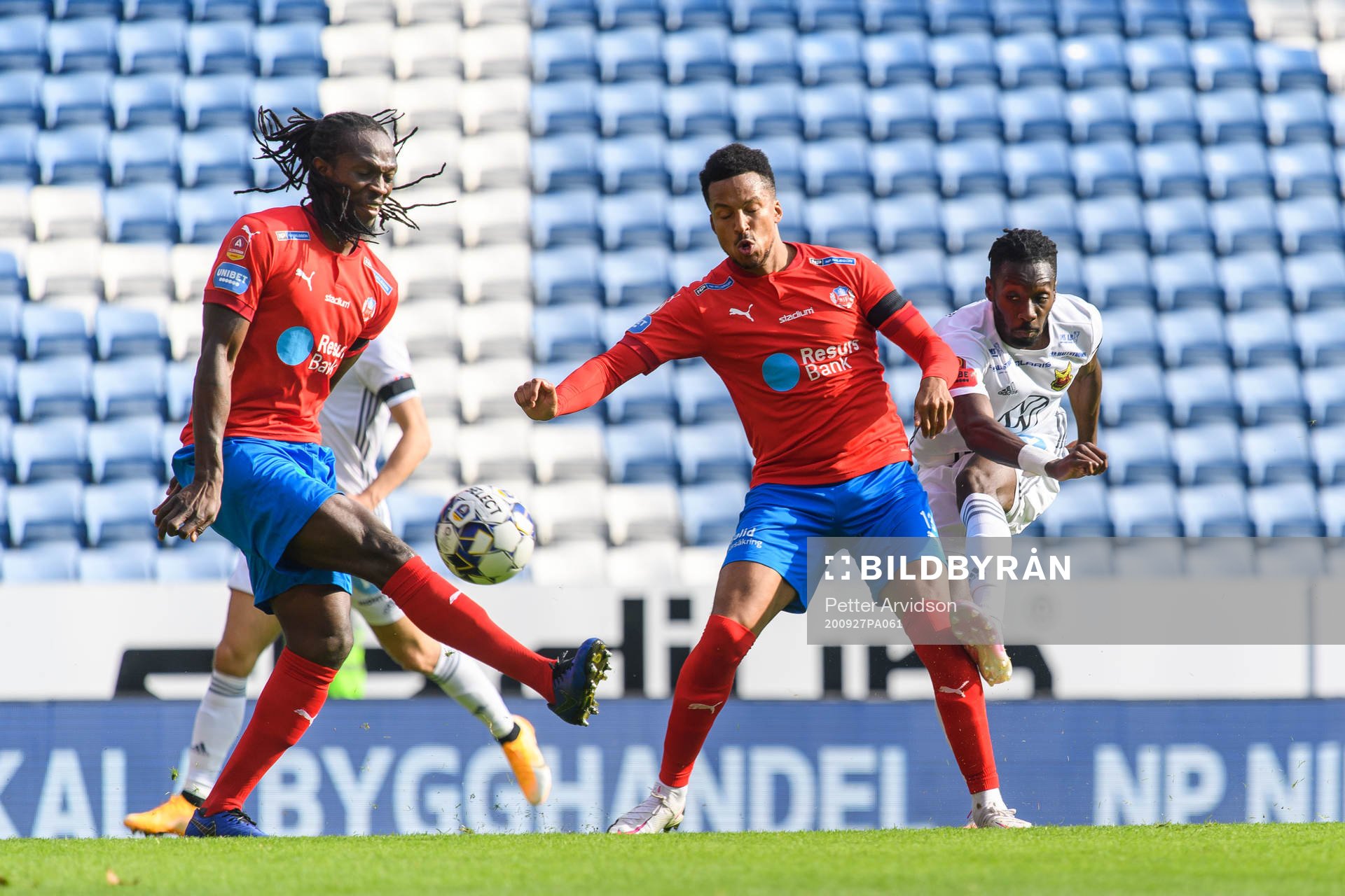 Östersunds Blair Turgott mot Helsingborgs Martin Olsson