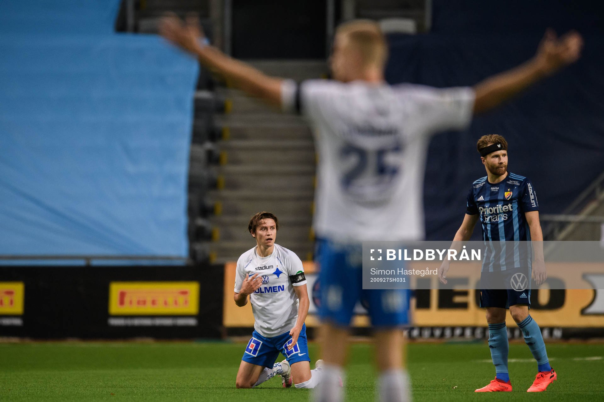 IFK Norrköpings Simon Thern reagerar och Djurgårdens