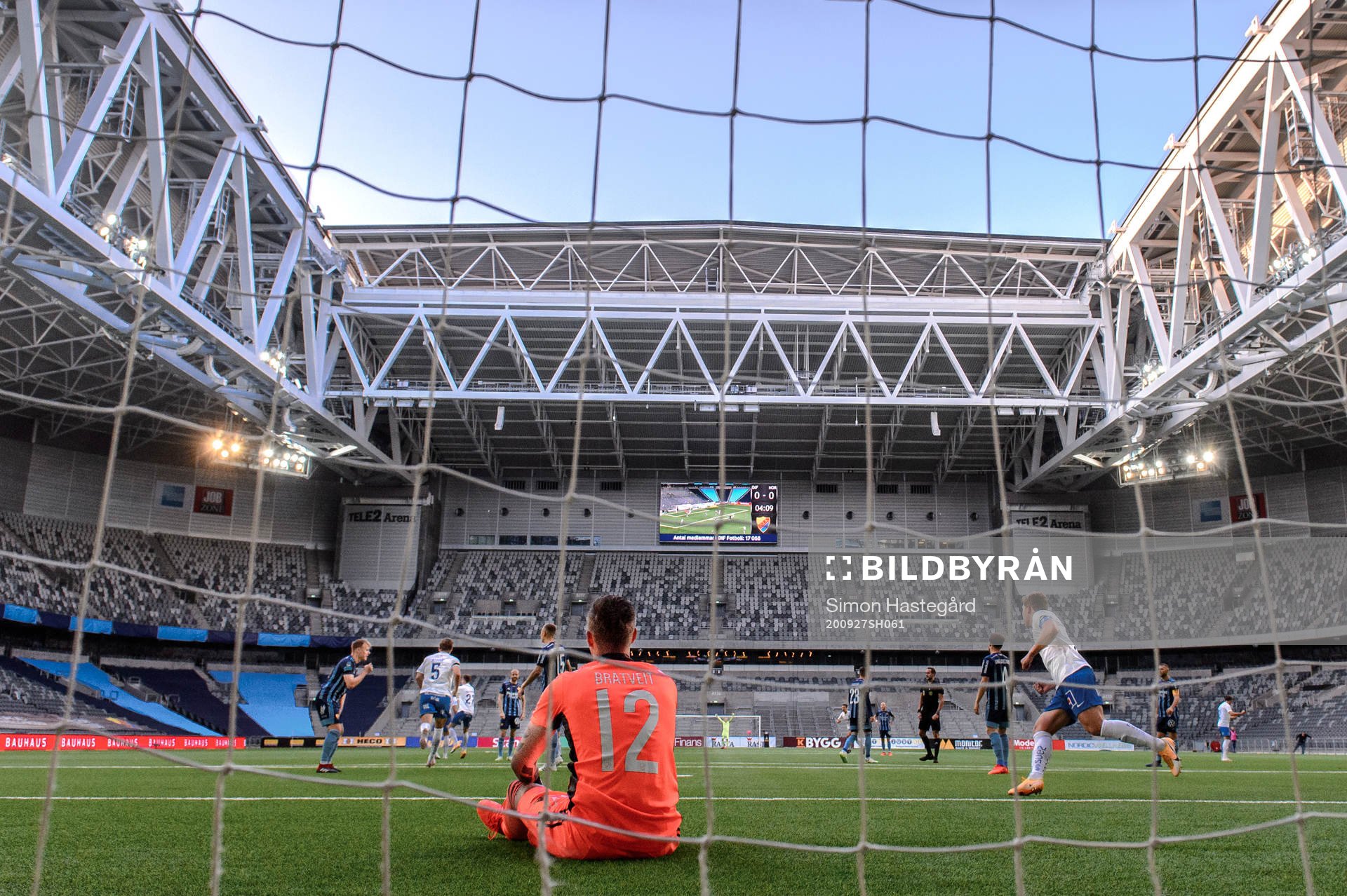 Djurgårdens målvakt Per Kristian Bråtveit deppar