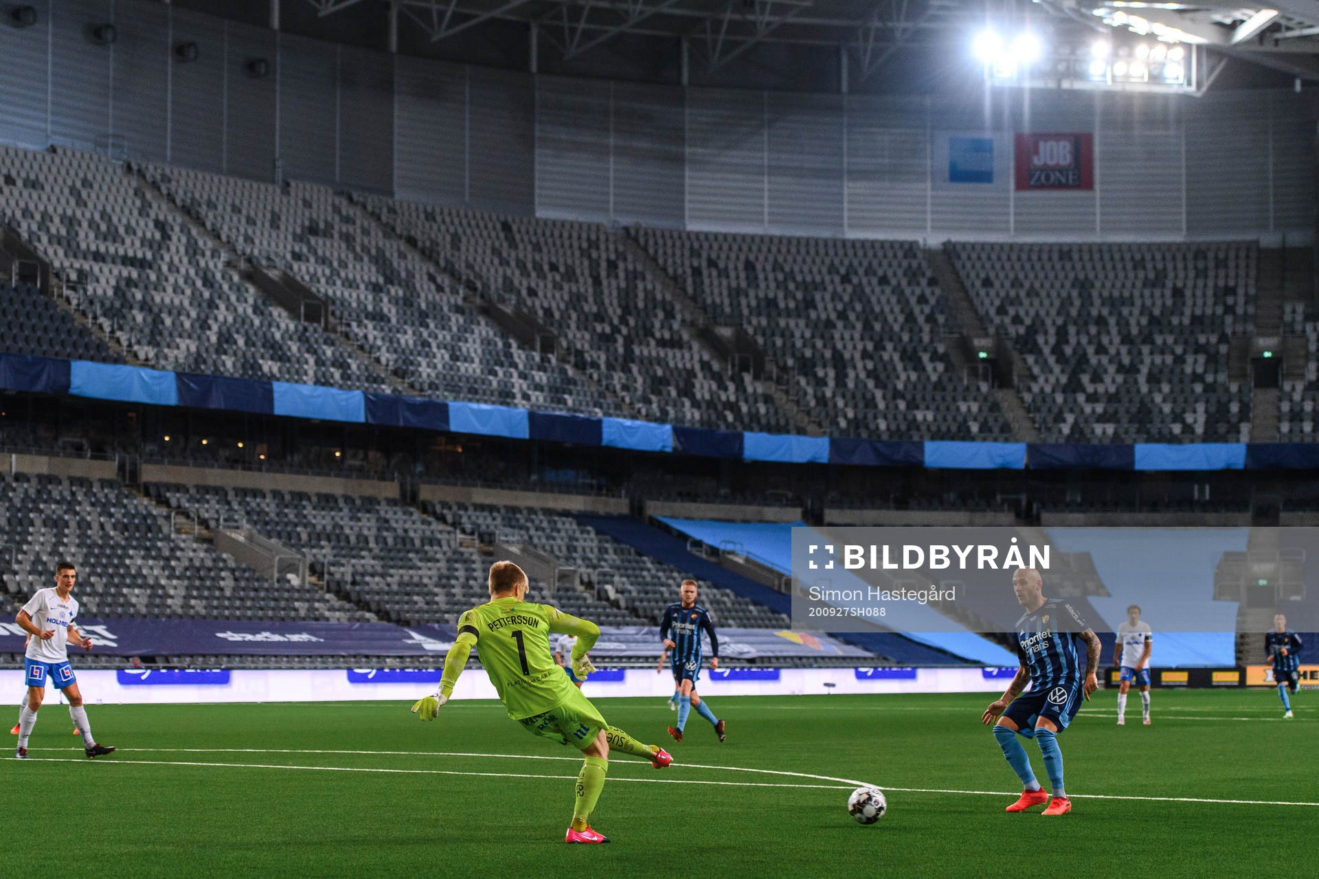 IFK Norrköpings målvakt Isak Pettersson och Djurgårdens