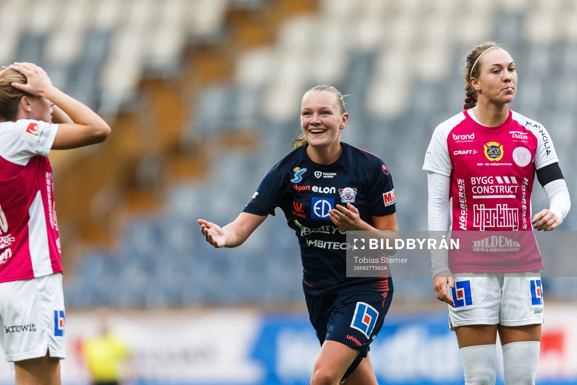 Linköpings Frida Leonhardsen Maanum jublar efter 0-1 under fotbollsmatchen i Damallsvenskan mellan Uppsala och Linköping den 27 september 2020 i Uppsala.