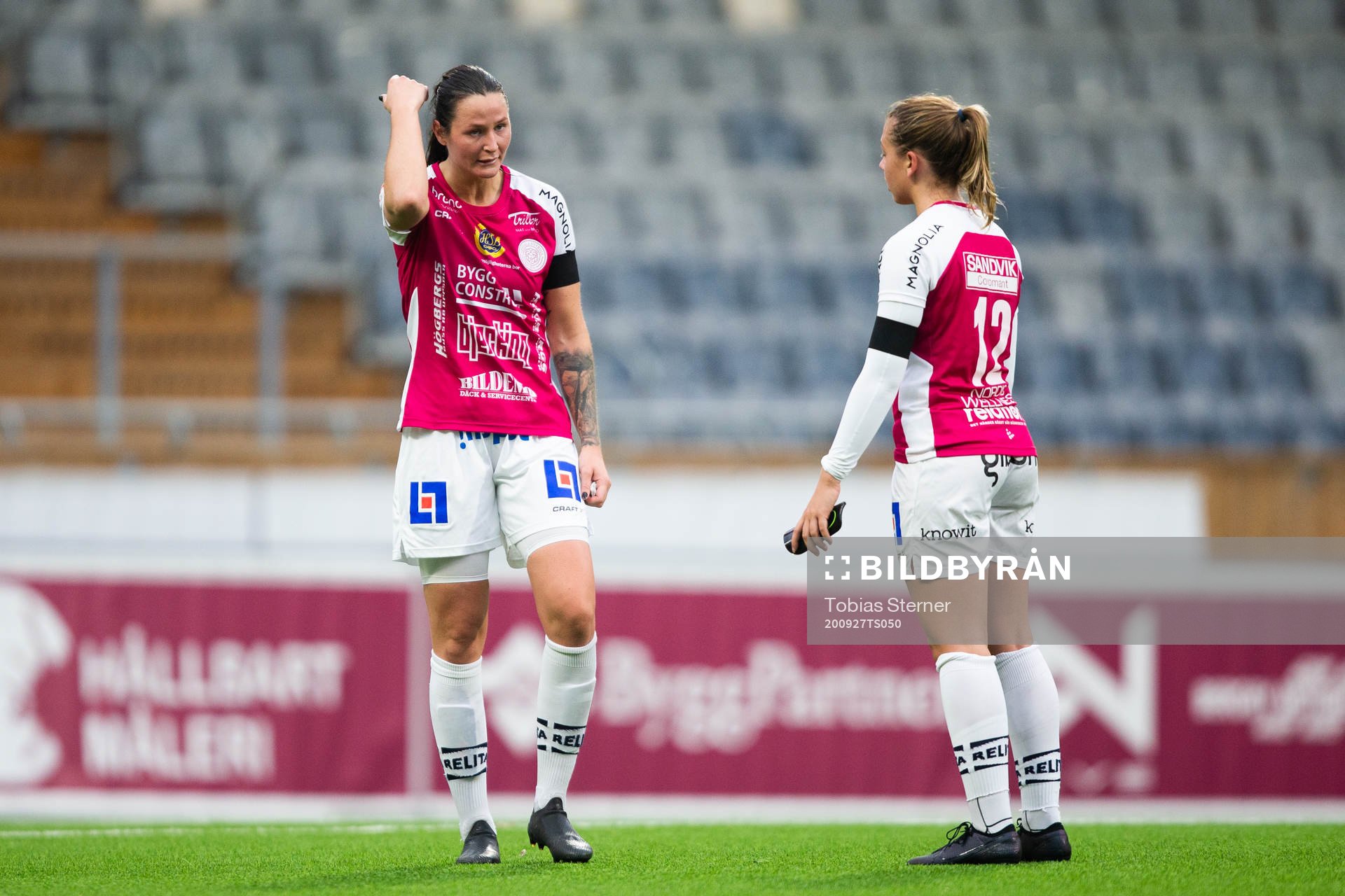 Uppsalas Nicole Odelberg Modin och Cornelia Kapocs deppar