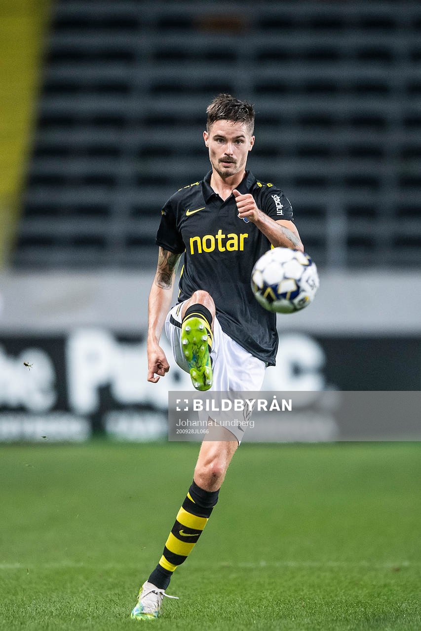 s Mikael Lustig