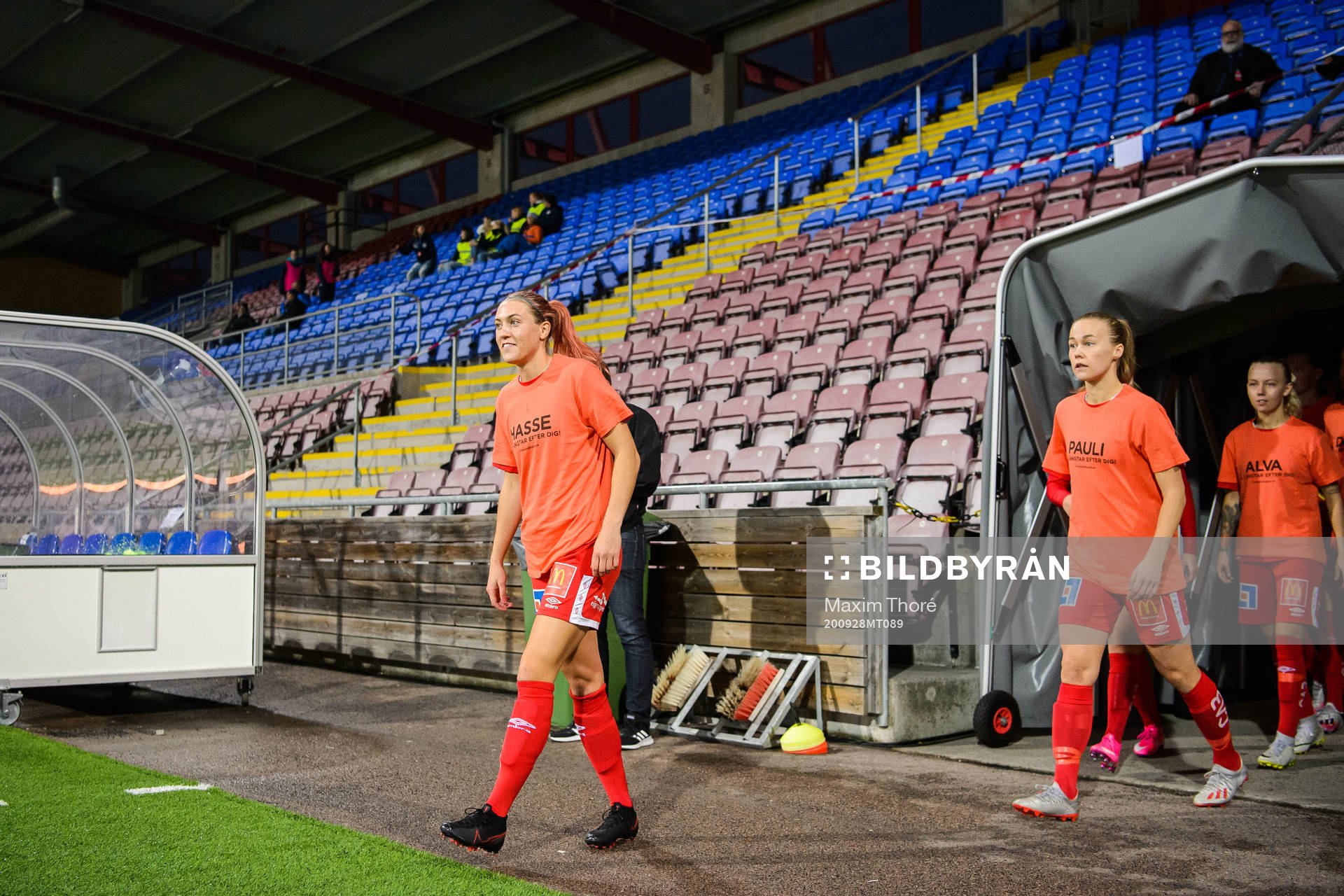 Örebros spelare gör entré