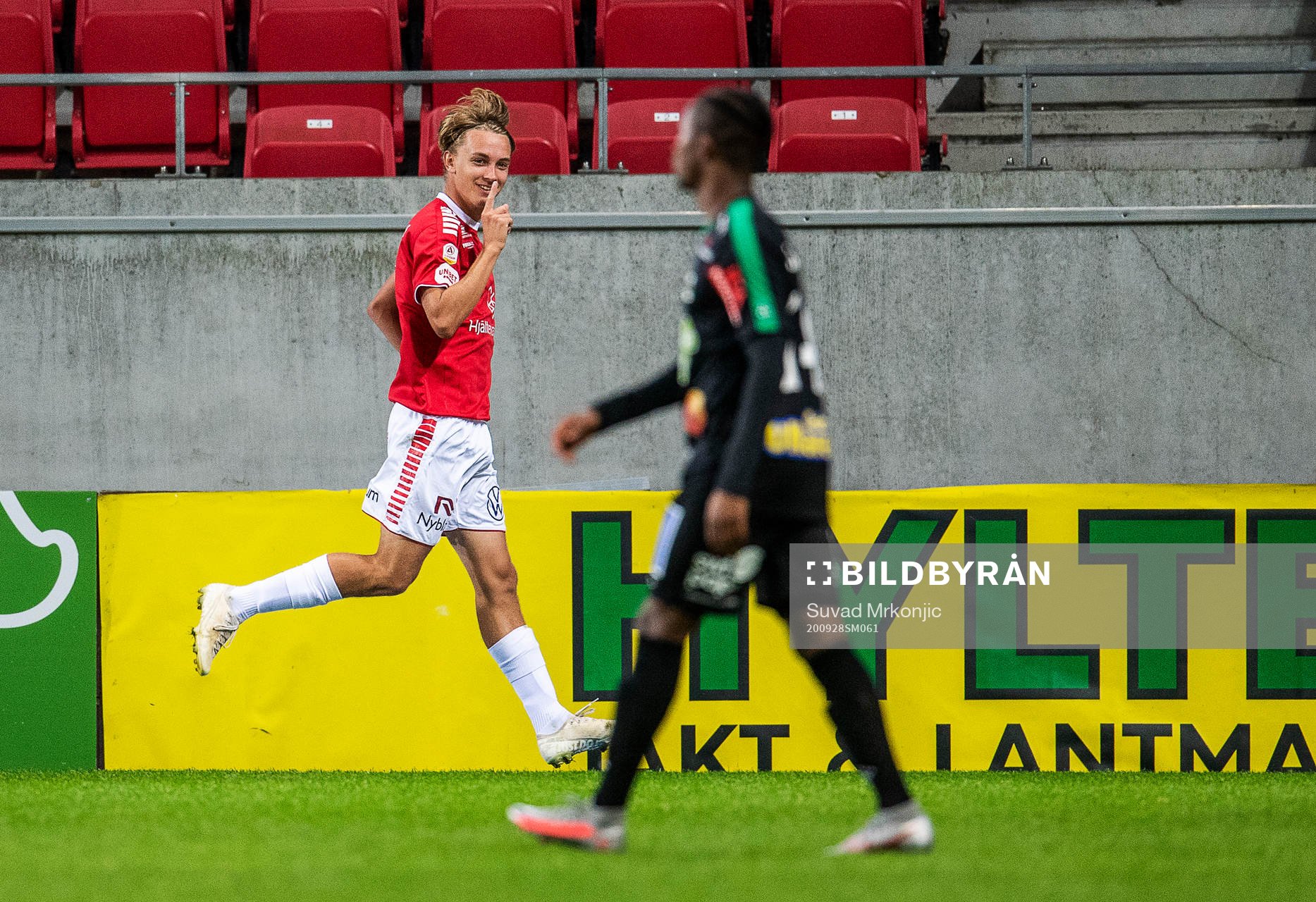 Kalmars Isak Magnusson jublar