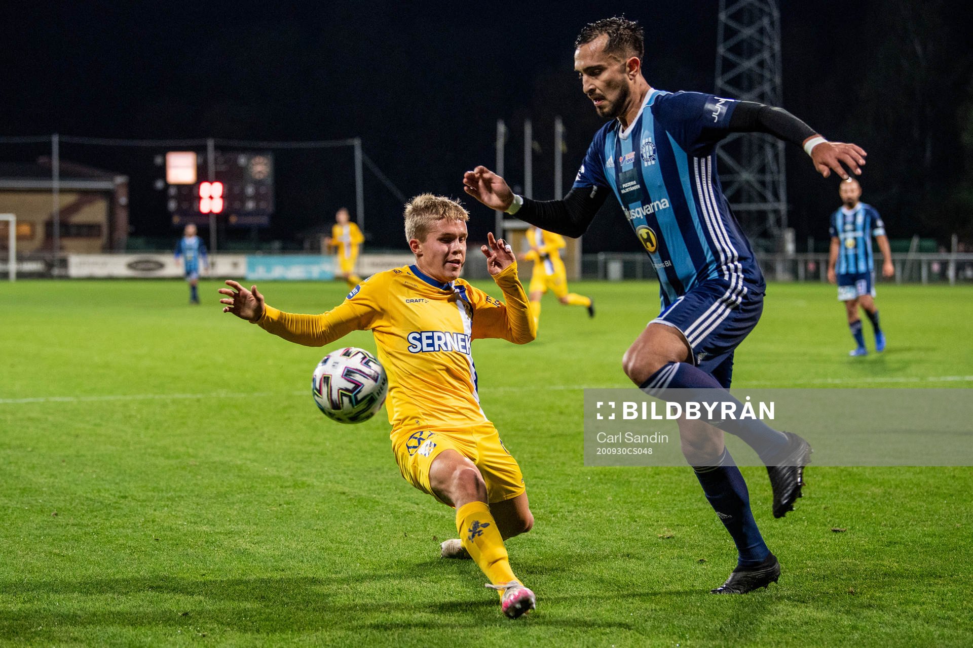 IFK Göteborg Isak Dahlqvist och Husqvarnas Elvis Eduardo