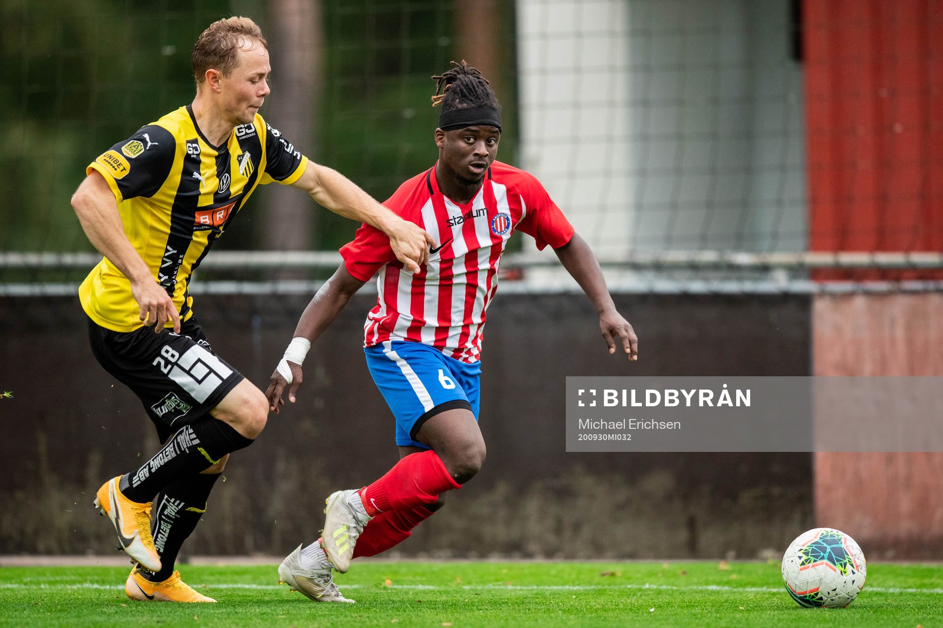 Häckens Adam Andersson och Angereds Abdou Sabally