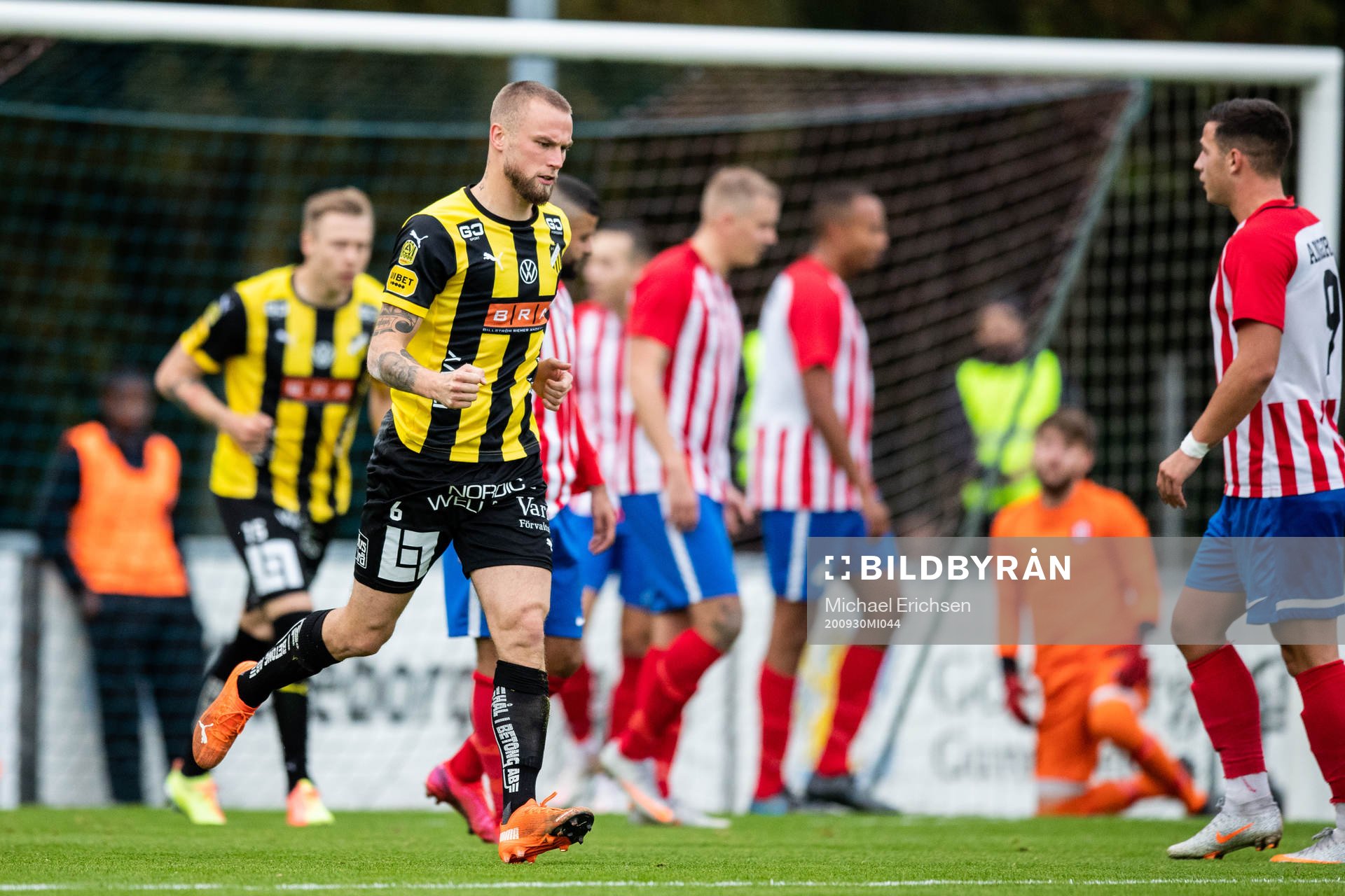 Häckens Alexander Faltsetas jublar