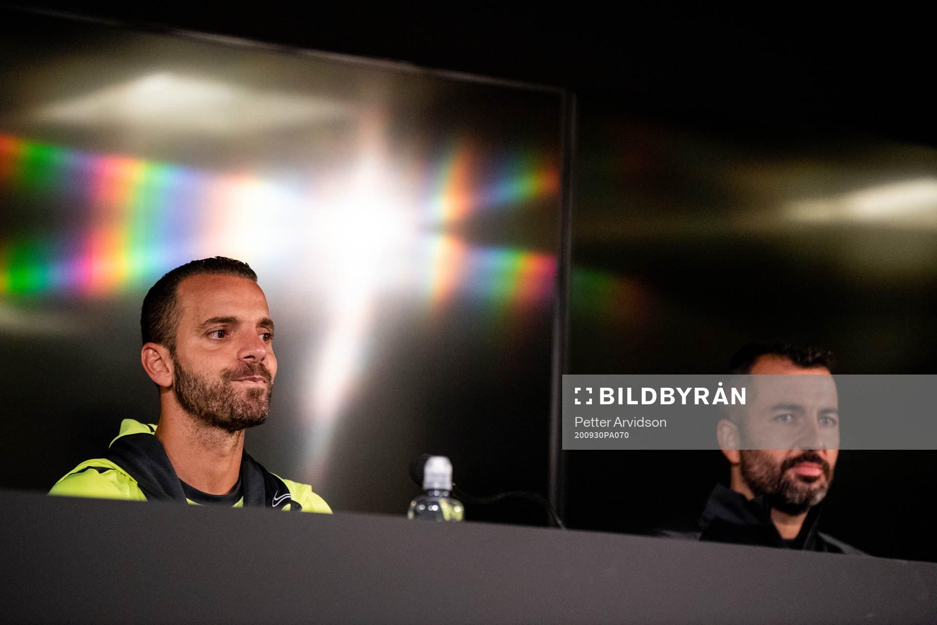 Roberto Soldado and head coach Diego Martinez of Granada