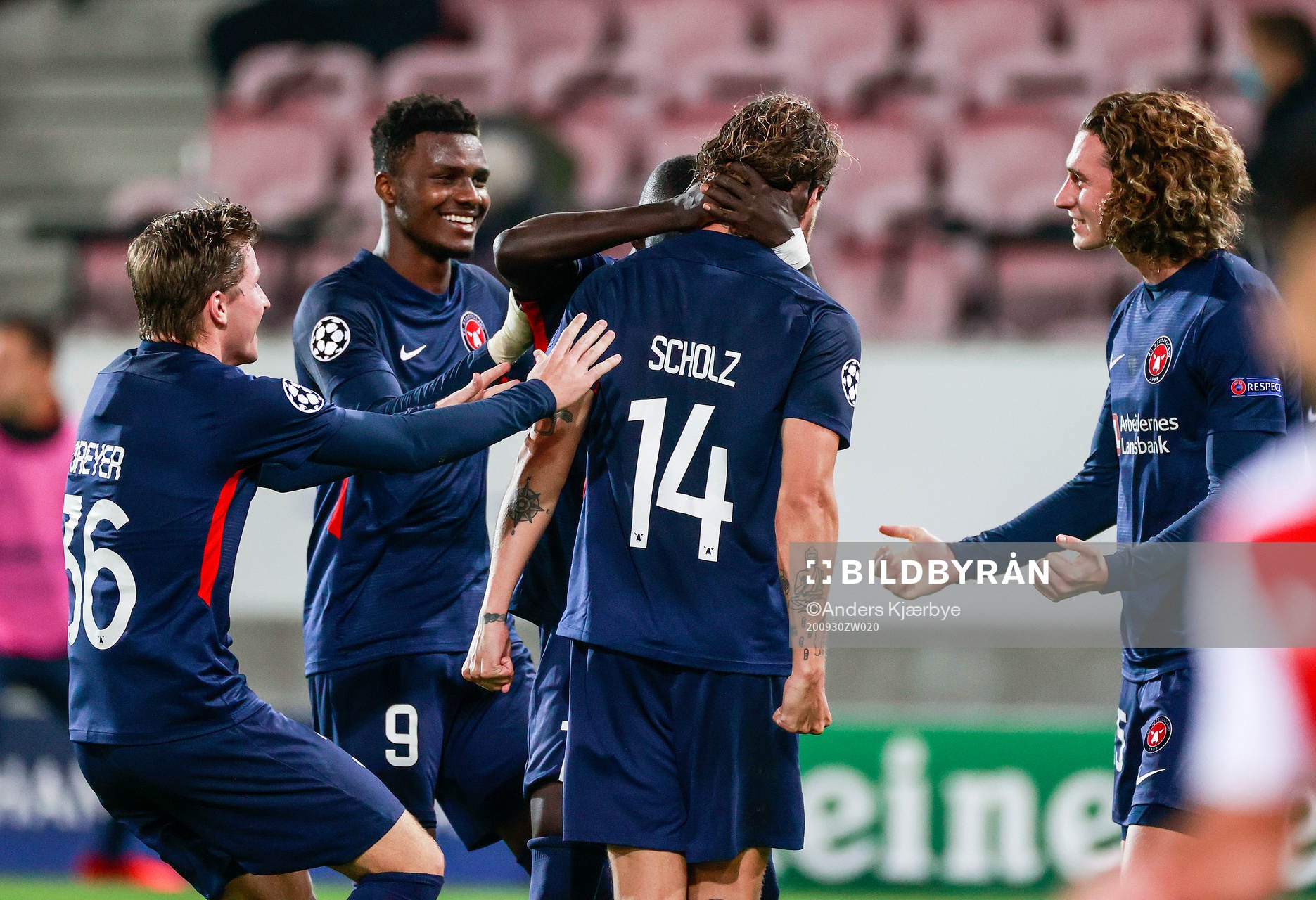  [DK=20200930: Alexander Scholz (14), FC Midtjylland, har scoret til 2-1]