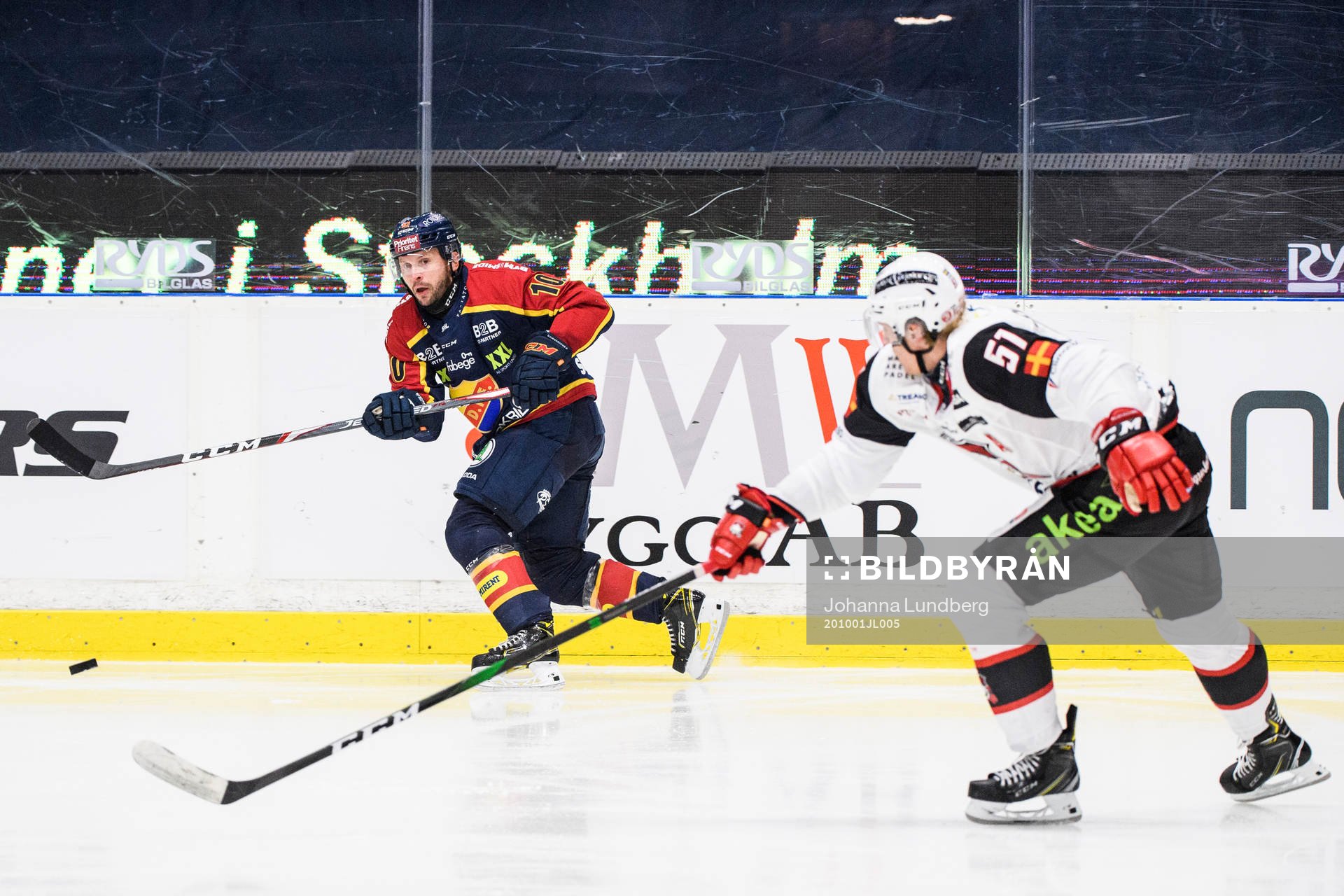 Djurgårdens Niclas Bergfors och Malmö Redhawks Emil