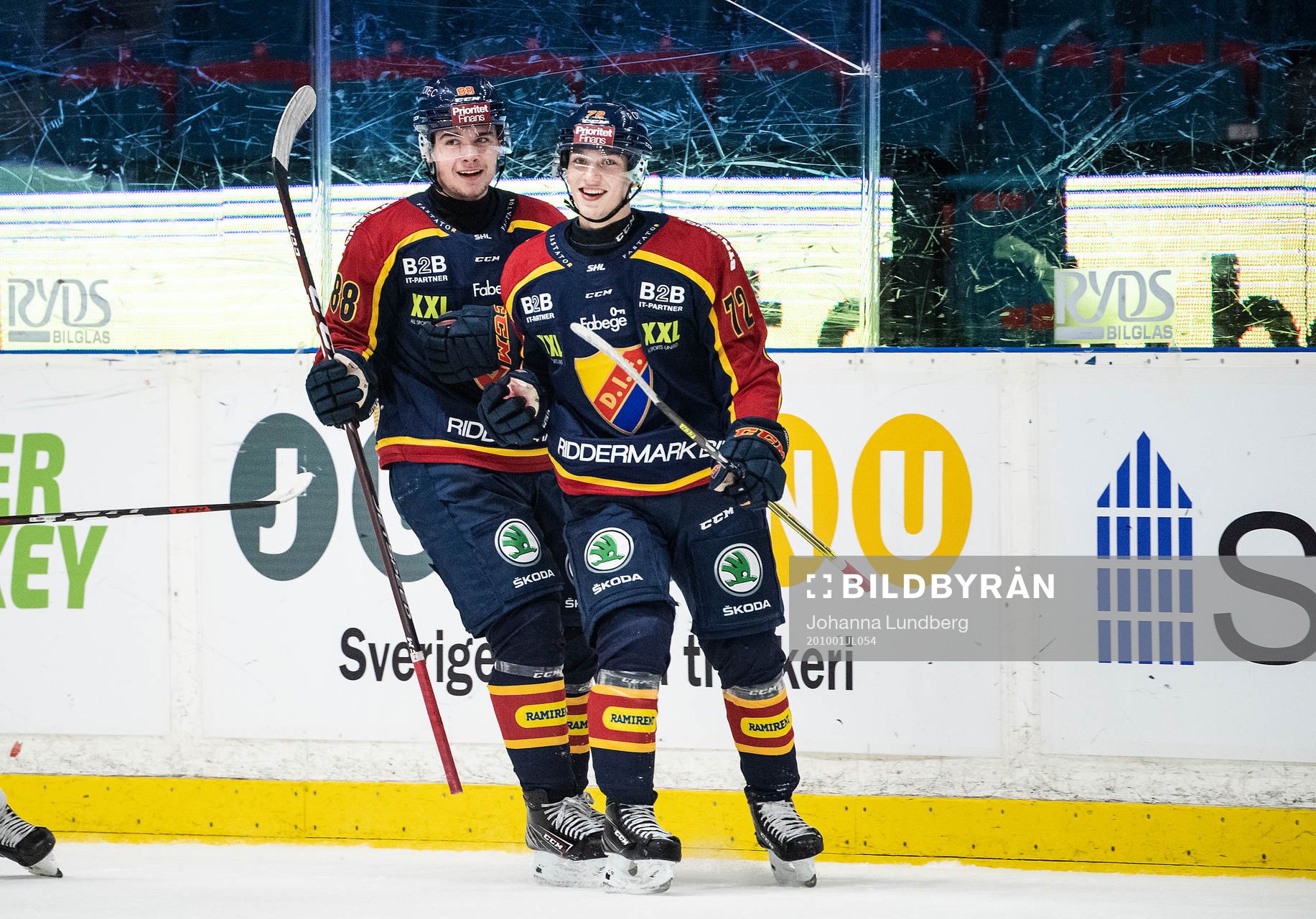Djurgårdens Alexander Holtz och William Eklund jublar