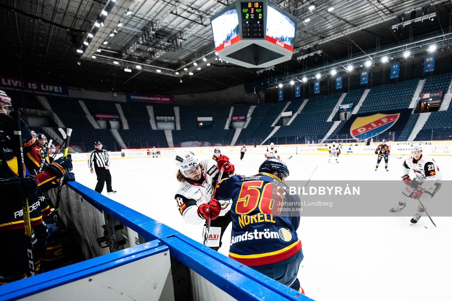 Malmö Redhawks Adam Brodecki och Djurgårdens Robin Norell