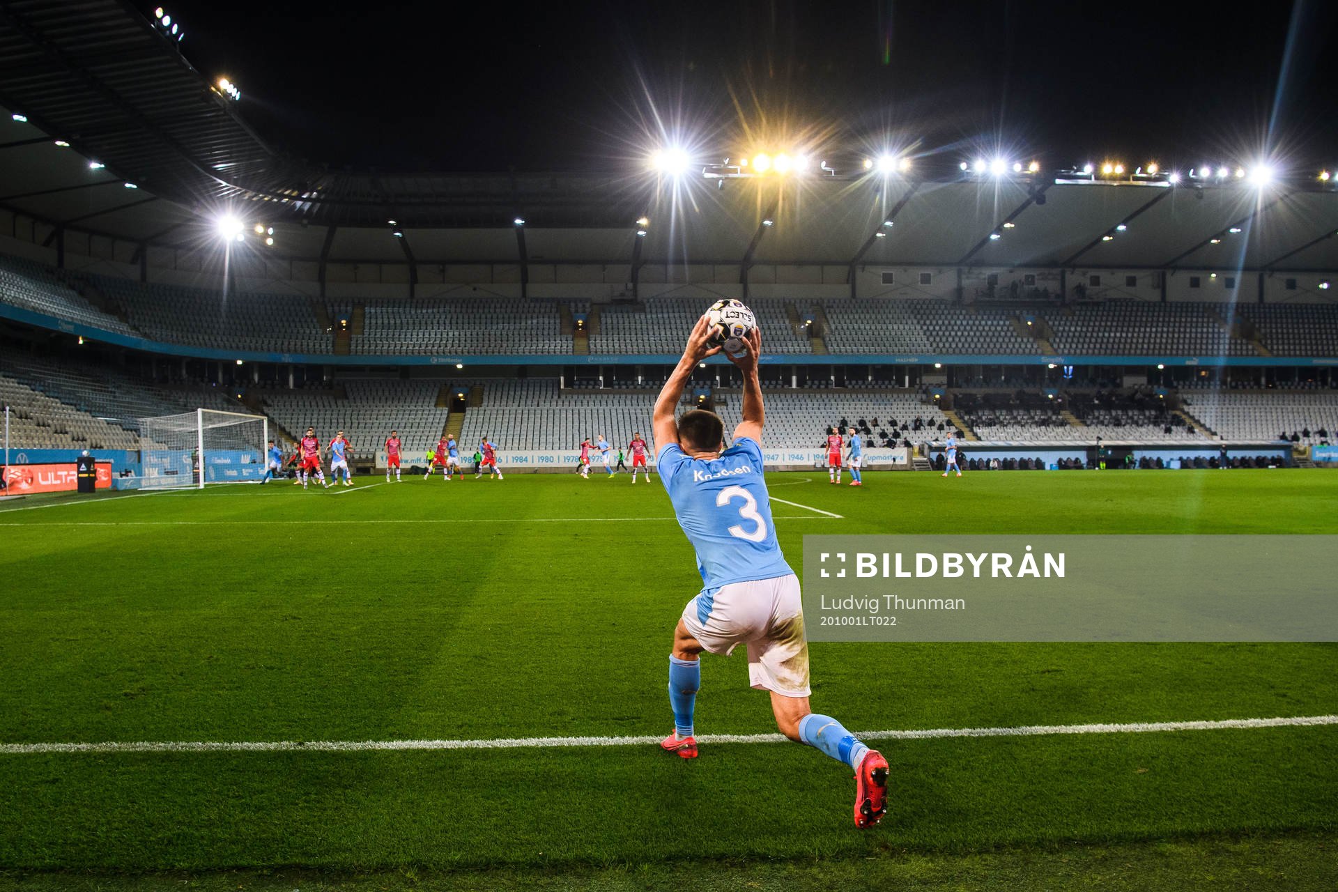 Jonas Knudsen of Malmö FF with a throw in