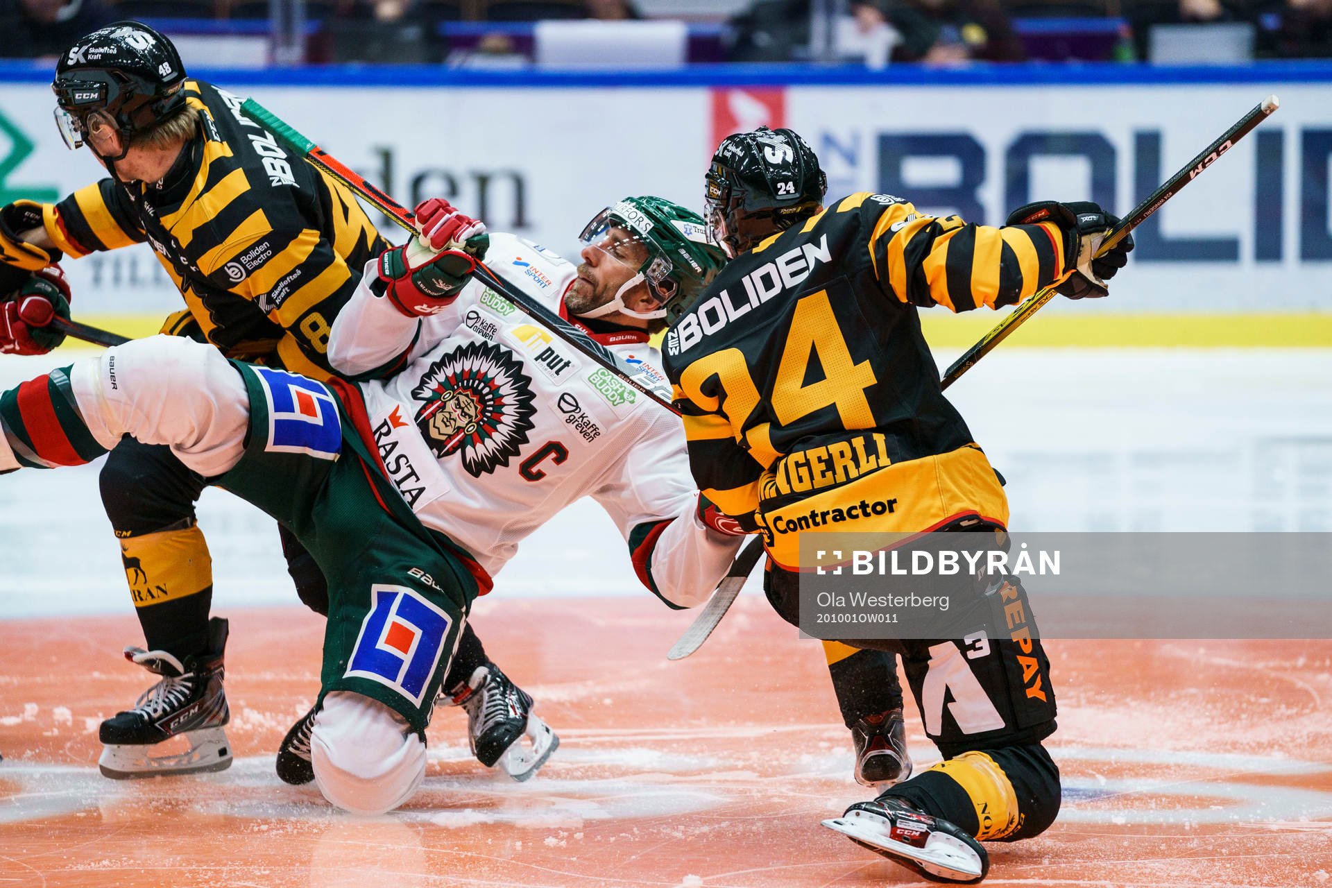 Frölundas Joel Lundqvist och Skellefteås Andreas Wingerli