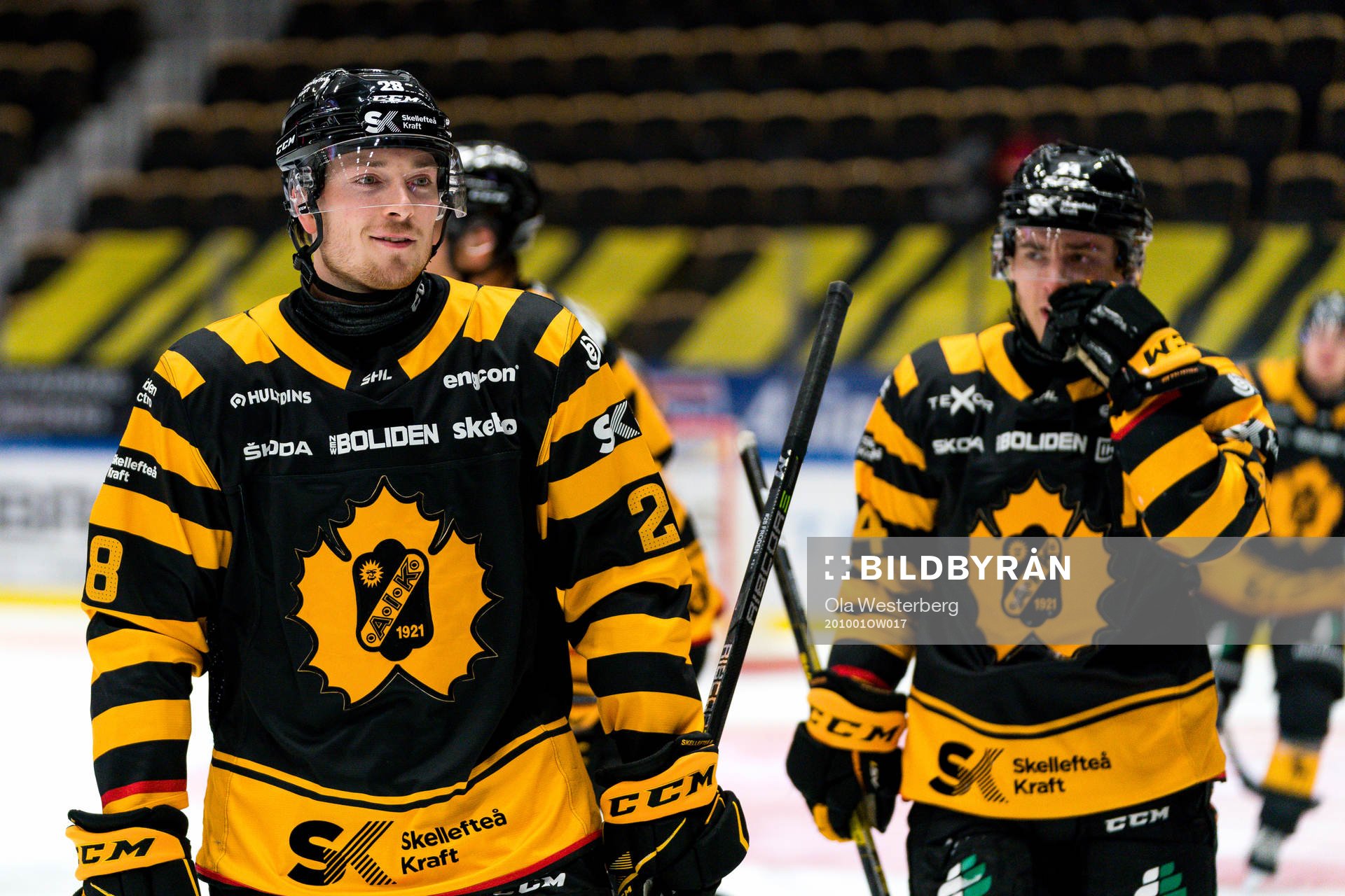 Skellefteås Jesper Frödén gör 1-0 och jublar