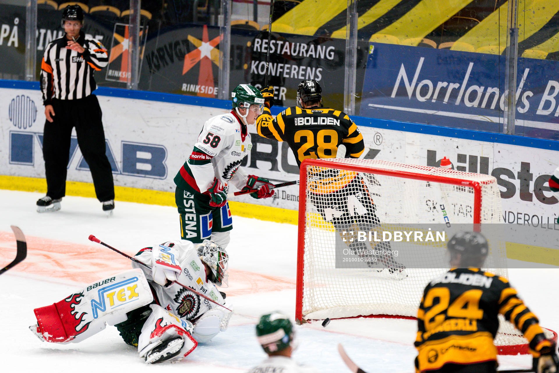 Skellefteås Jesper Frödén jublar