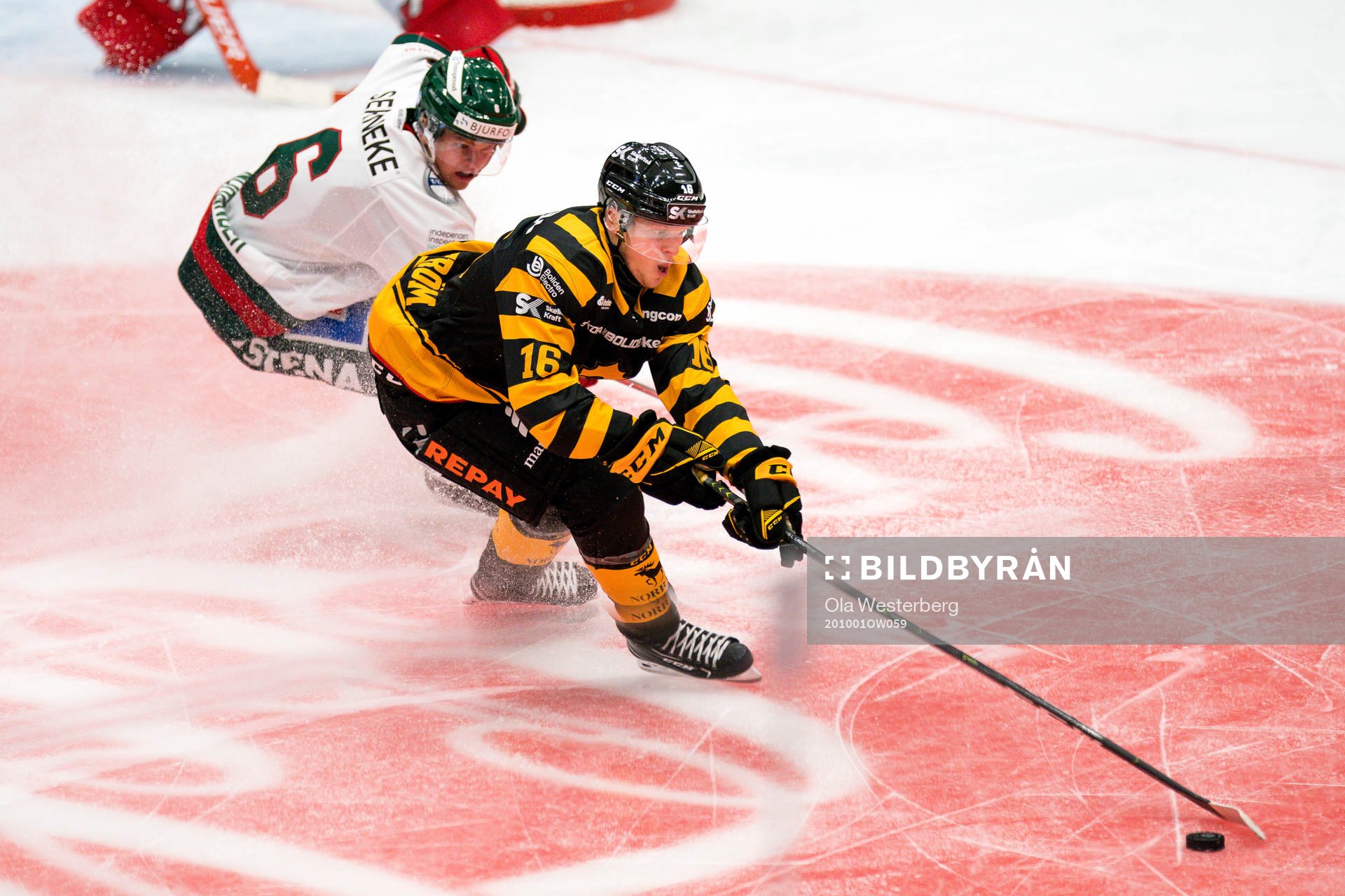 Skellefteås Linus Lindström och Frölundas Mattias