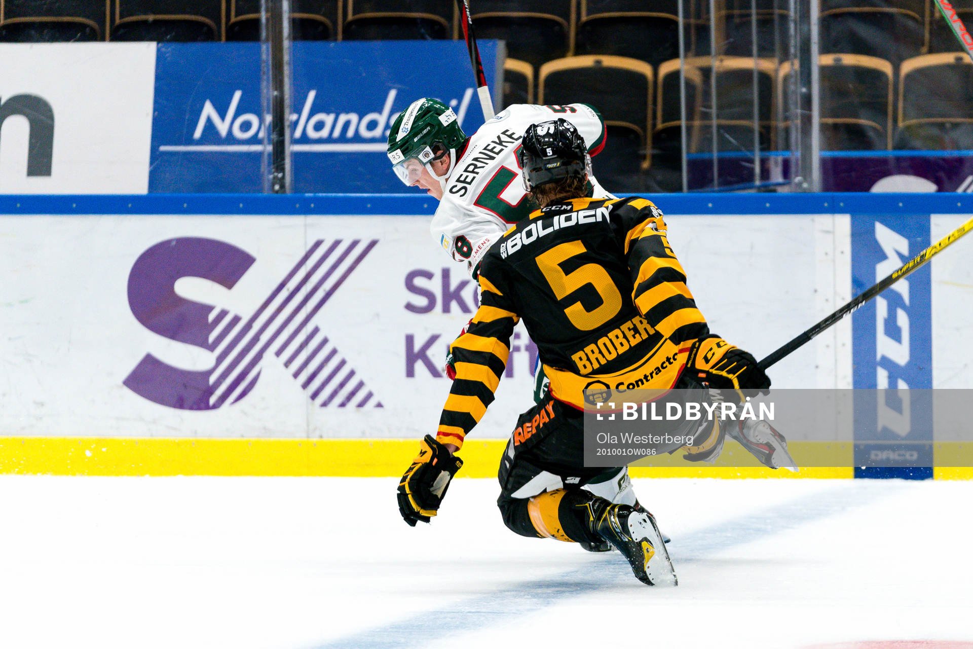 Skellefteås Philip Broberg  och Frölundas Jesper Sellgren