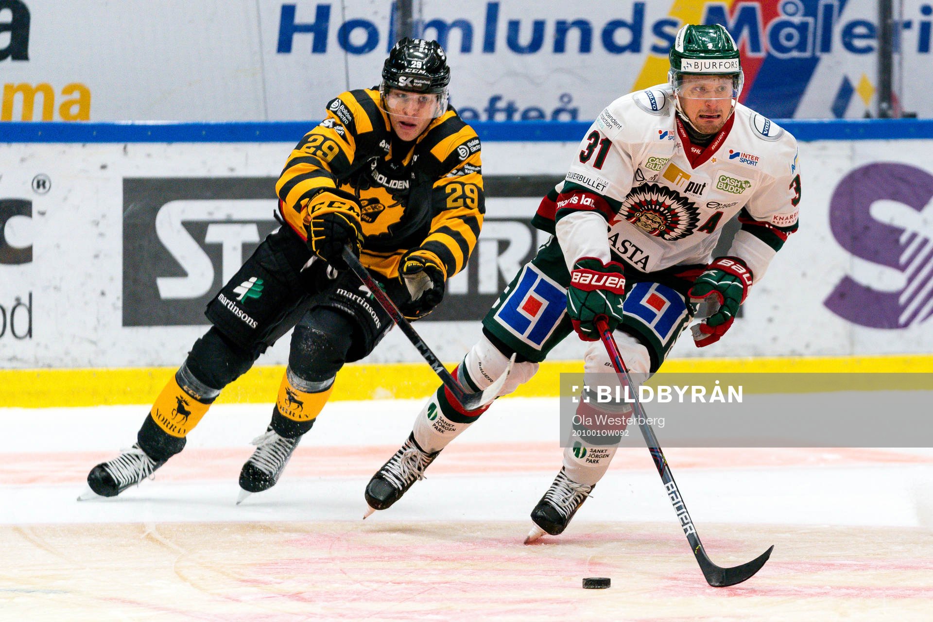 Frölundas Nicklas Lasu  och Skellefteås Albin Sundsvik