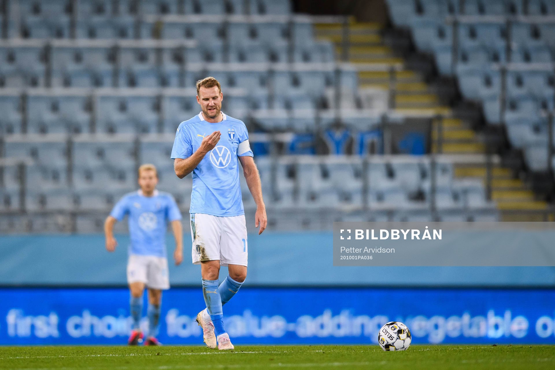 Ola Toivonen of Malmö FF looks dejected
