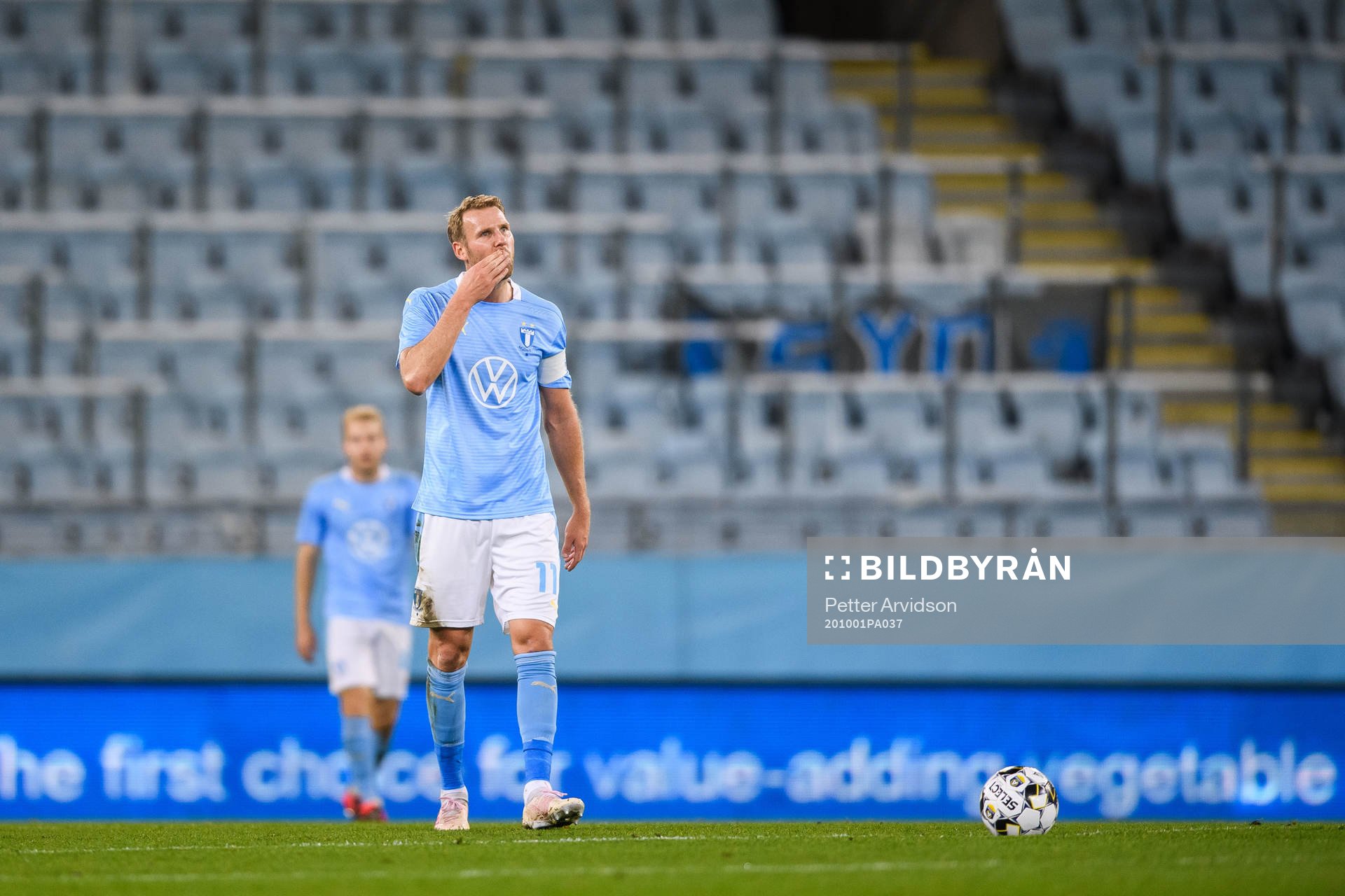 Ola Toivonen of Malmö FF looks dejected