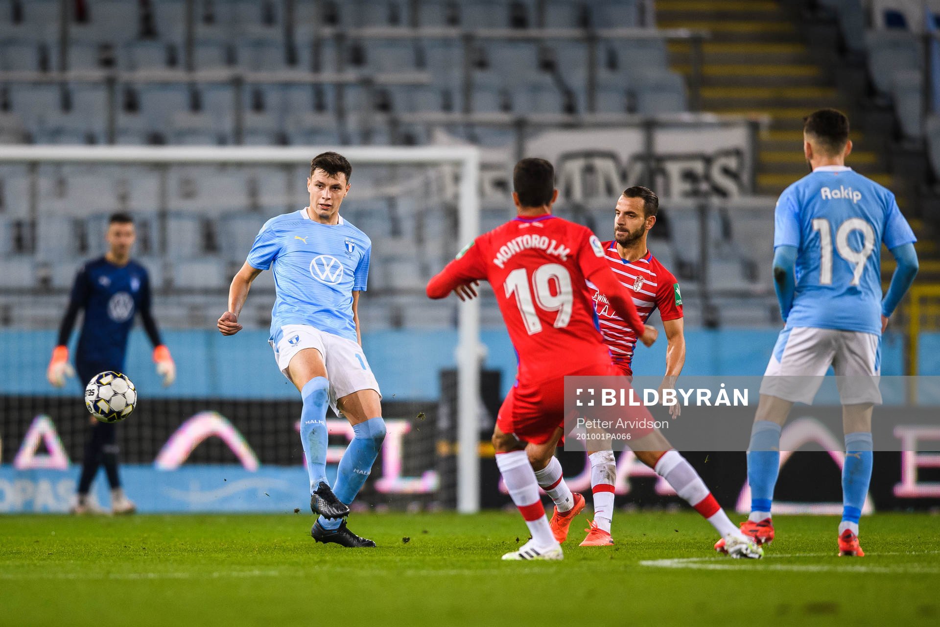 Anel Ahmedhodzic of Malmö FF and Angel Montoro of Granada