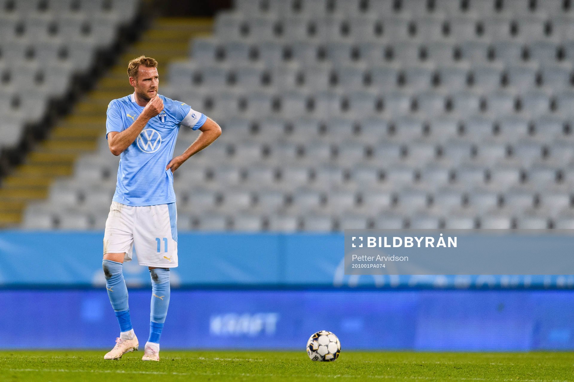 Ola Toivonen of Malmö FF looks dejected