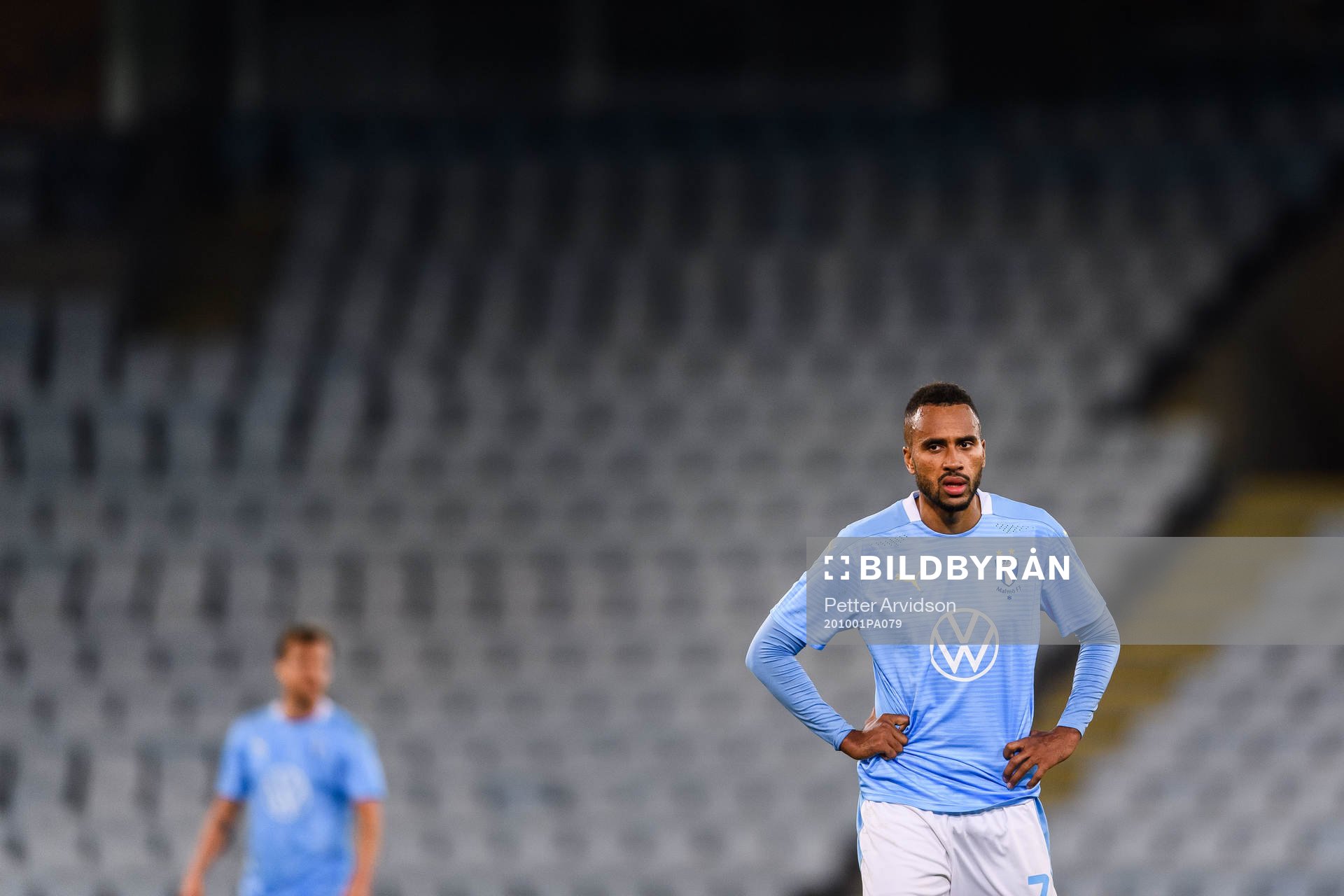 Isaac Kiese Thelin of Malmö FF looks dejected