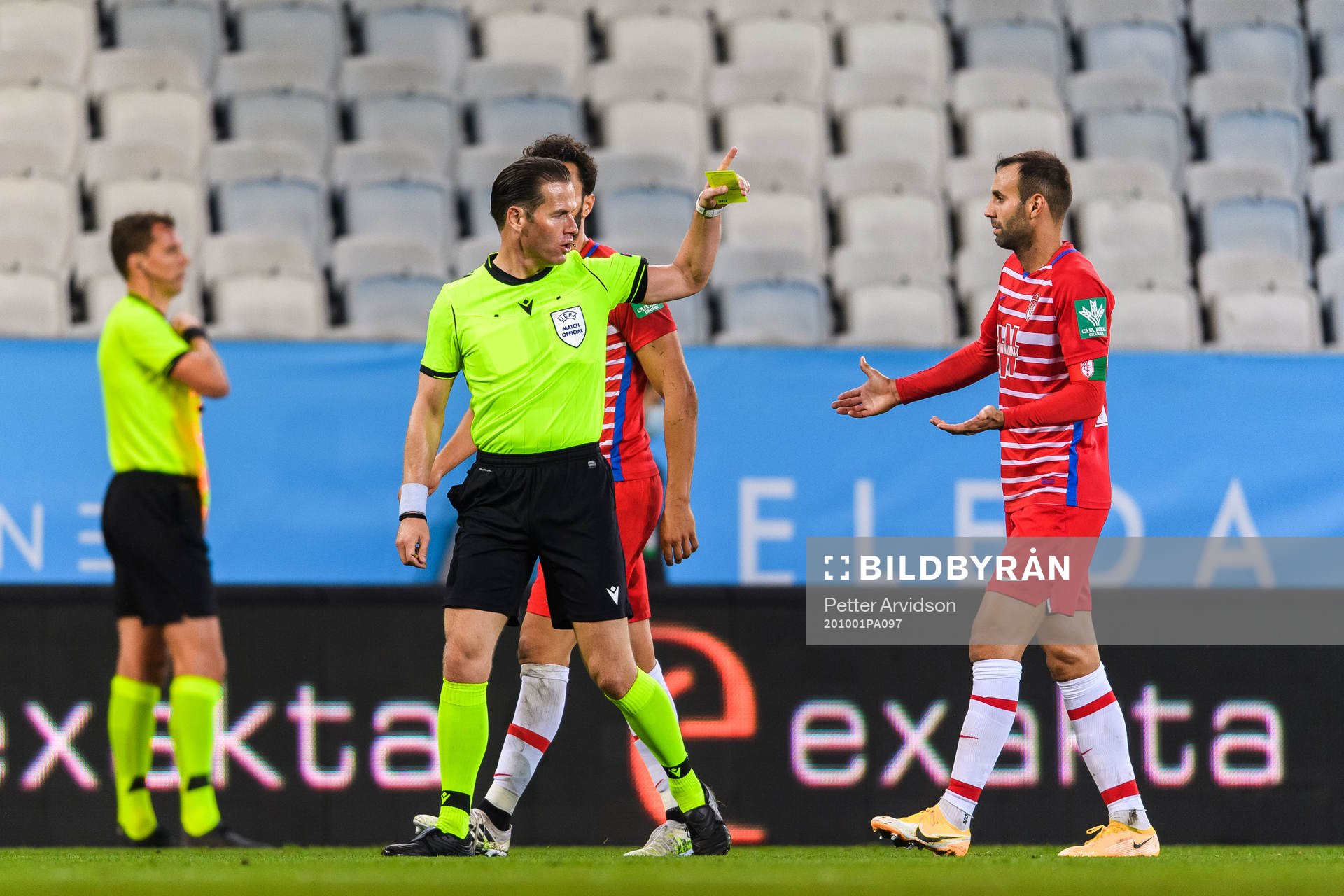 Referee Danny Makkelie