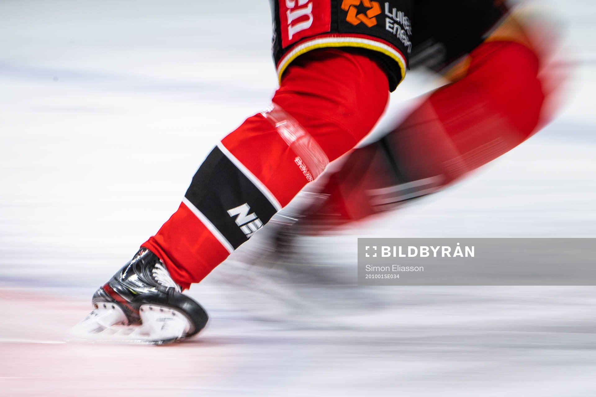 Panorerad bild av skridskor