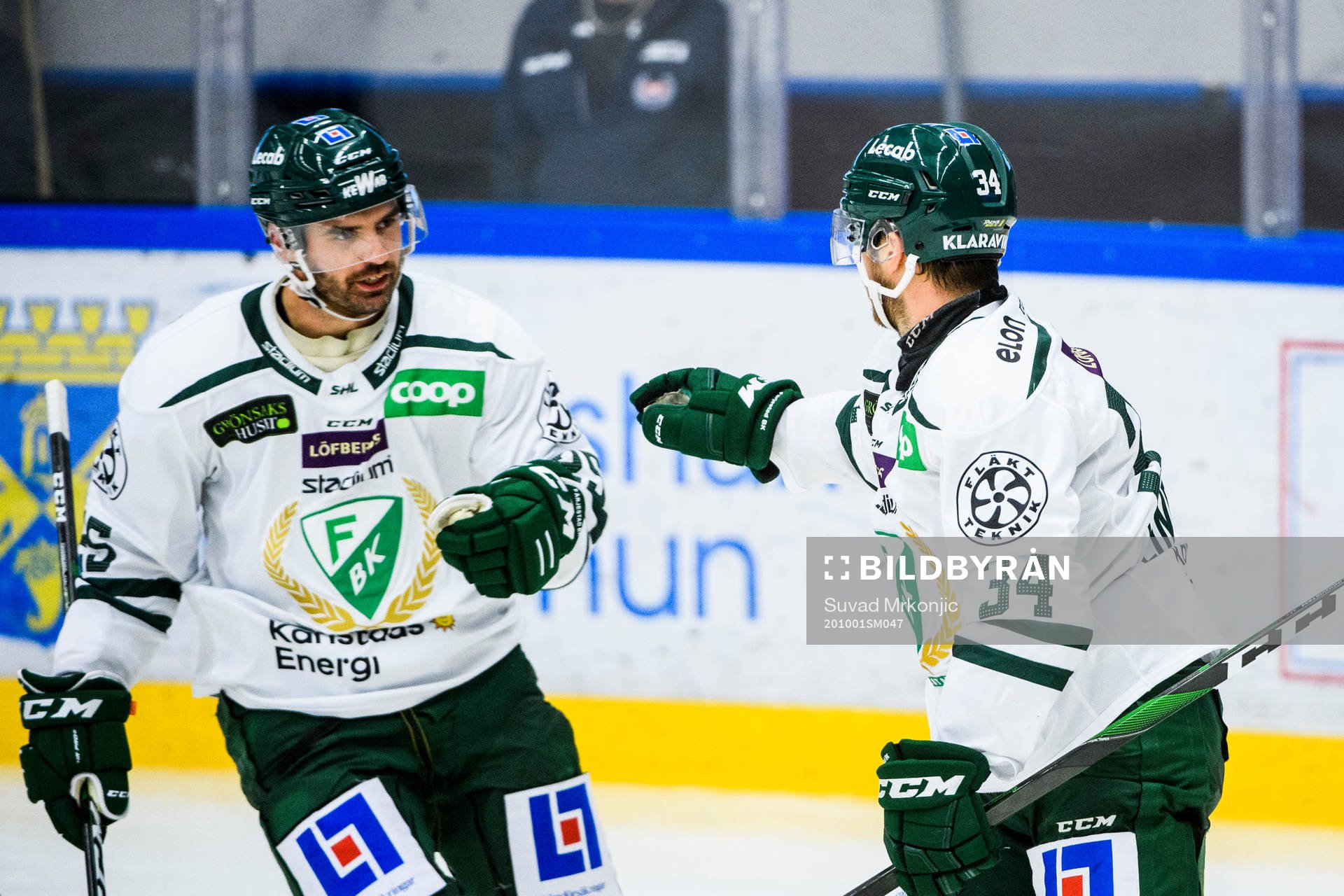 Färjestads Michael Lindqvist (h) jublar