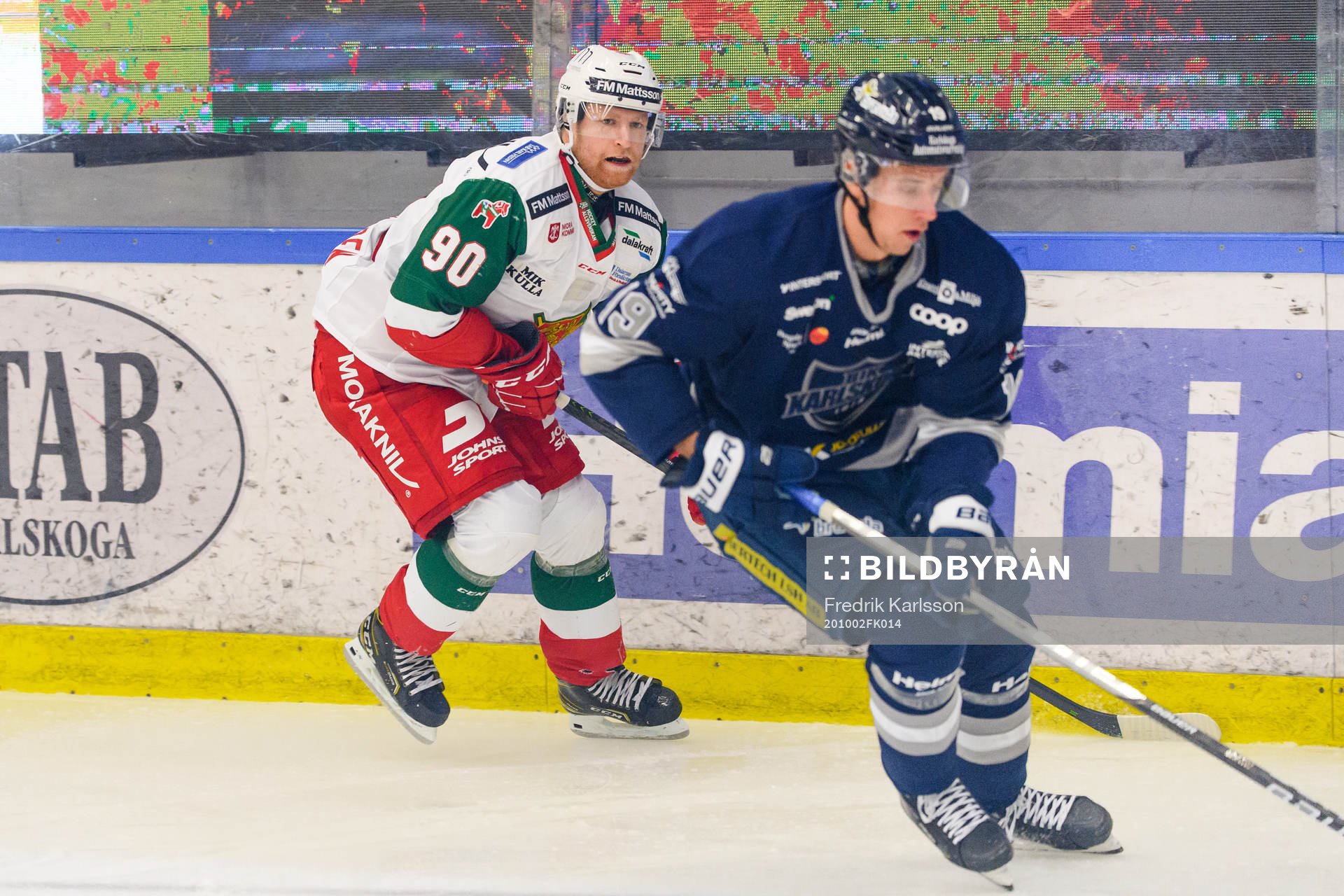 Moras Daniel Ljunggren och Karlskogas Filip Roos