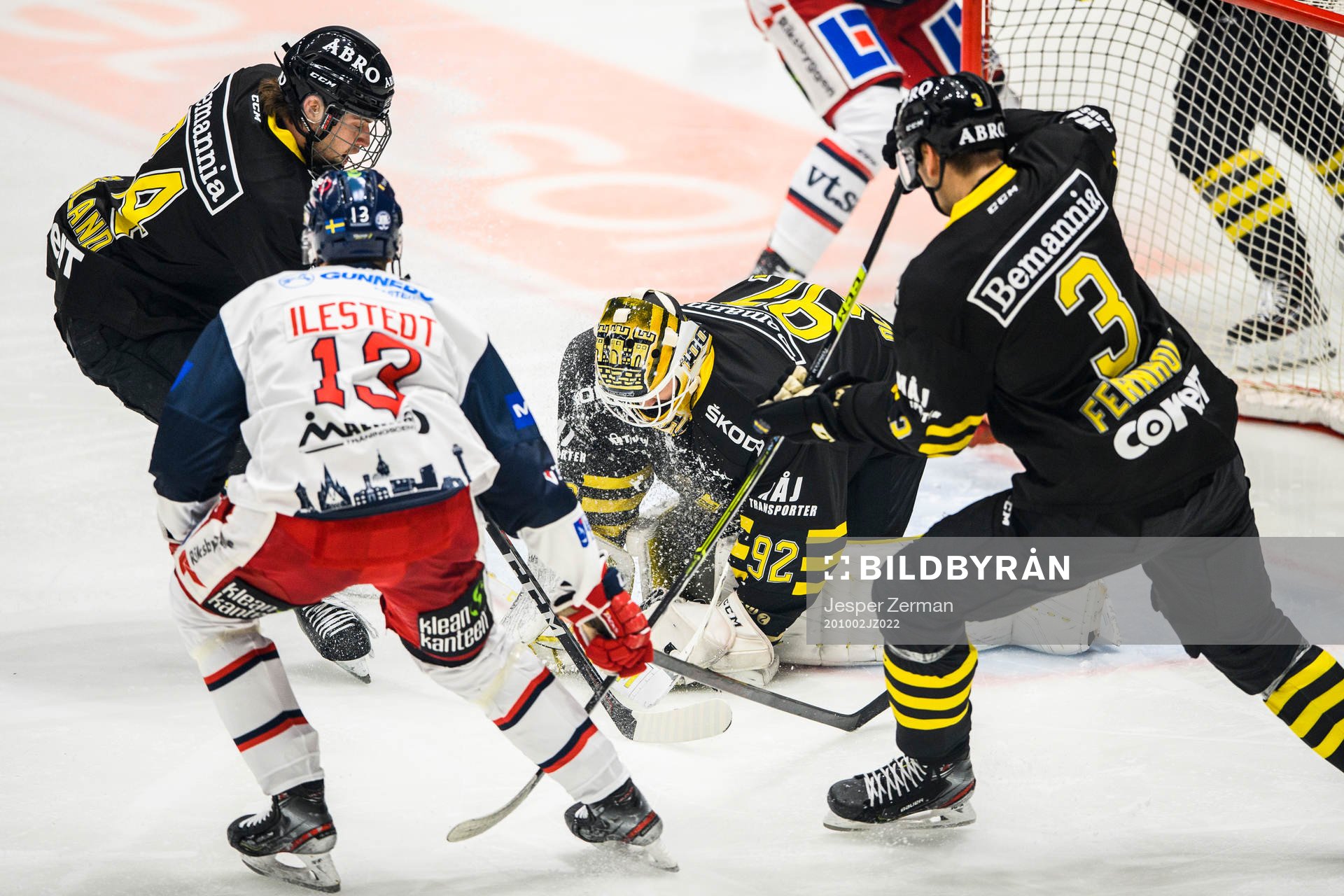 s målvakt Edvin Olofsson och Västerviks Fabian Ilestedt