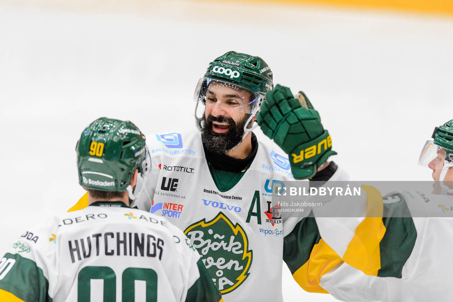 Björklövens Daniel Rahimi jublar