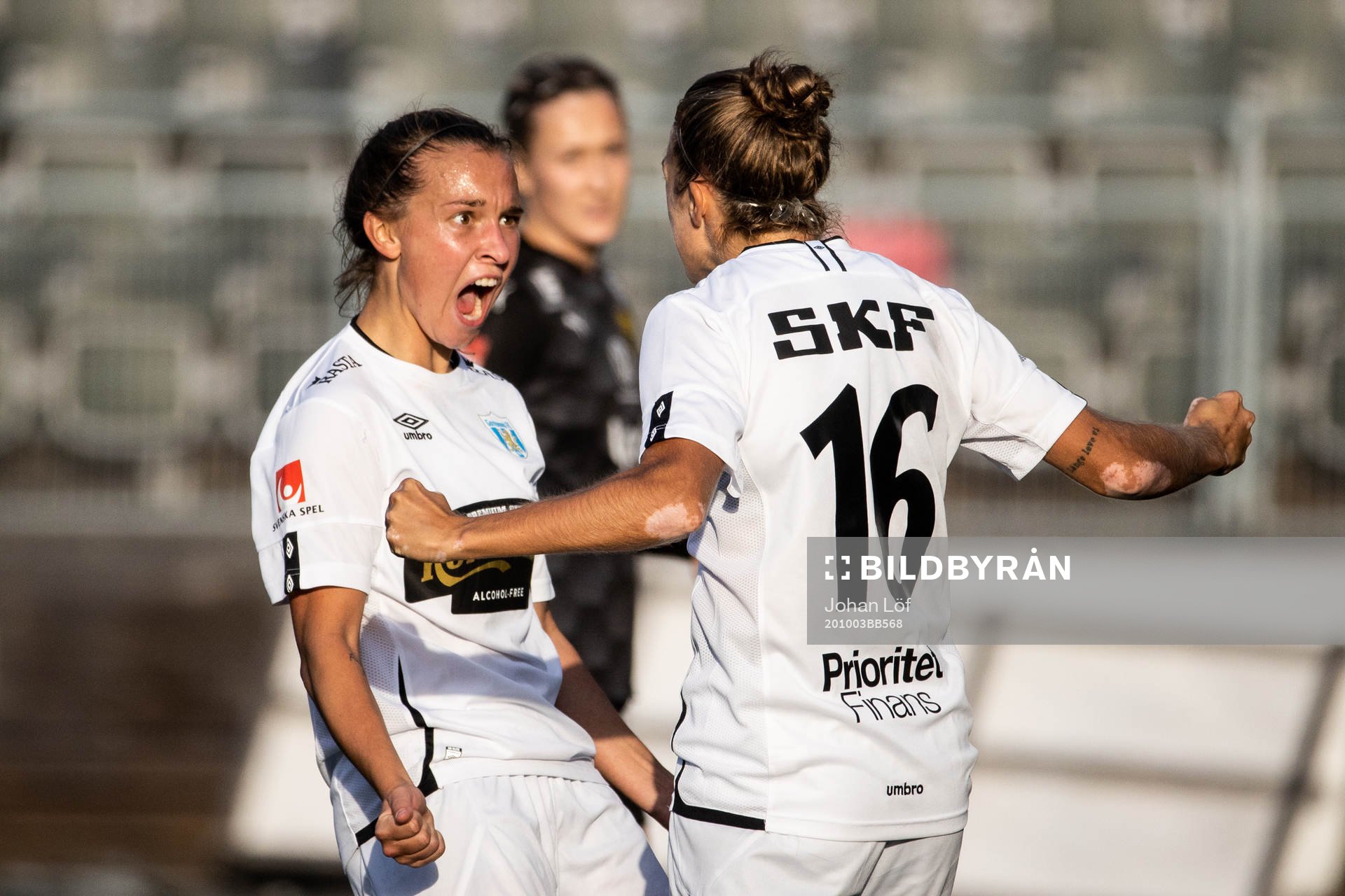 Göteborgs Julia Zigiotti Olme och Filippa Angeldal jublar